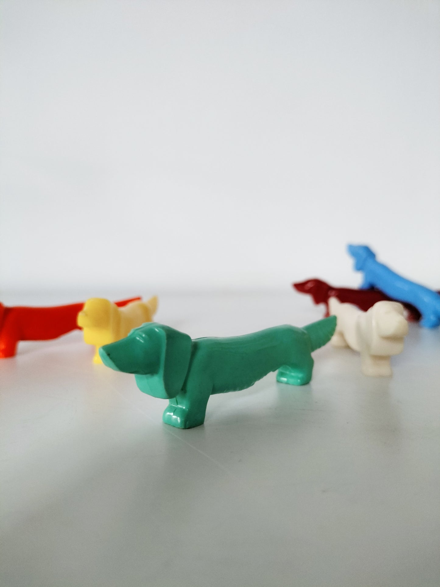 6 porte-couteaux chien teckel en plastique
