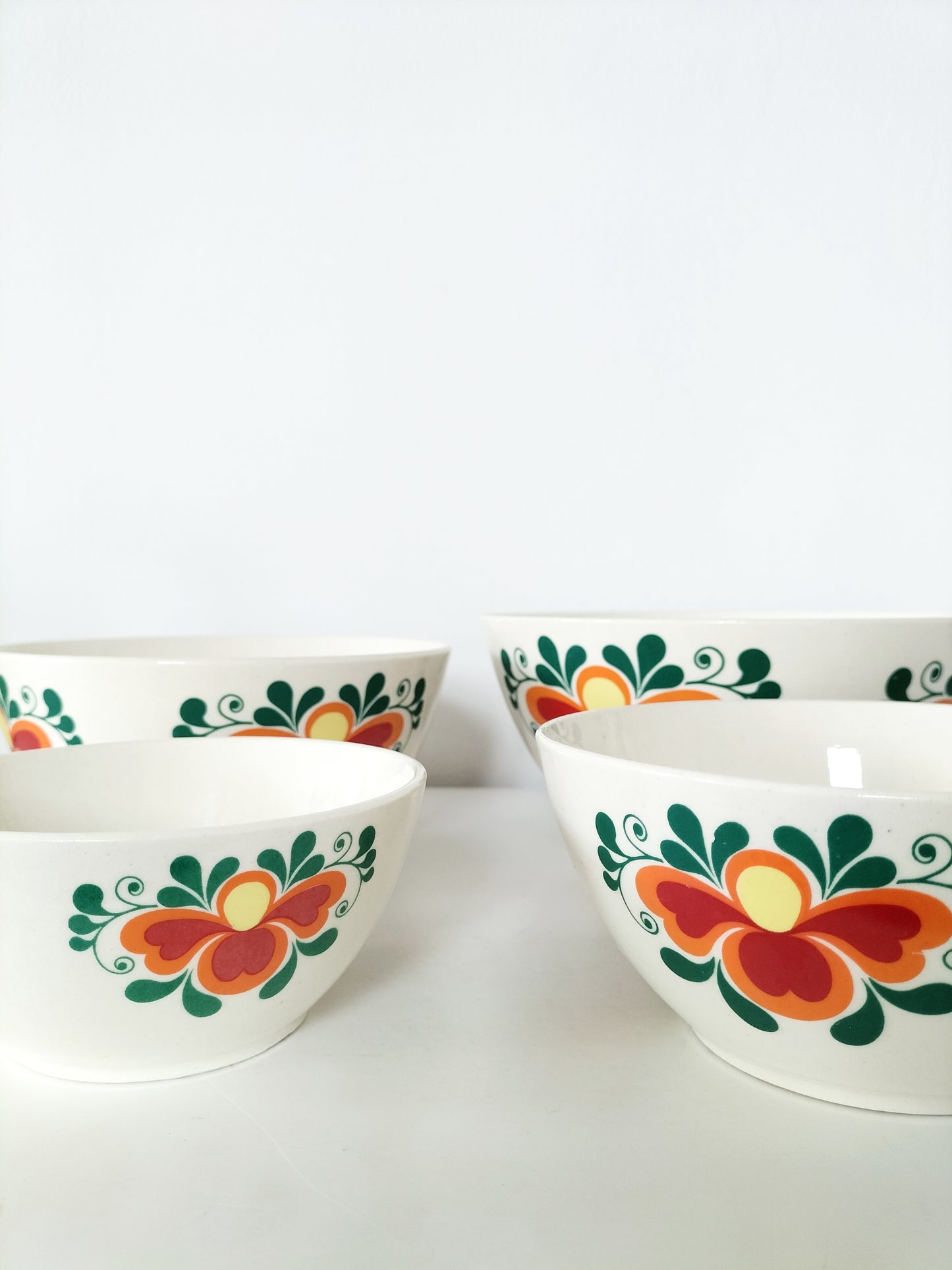 Set de 4 saladiers/ bols en porcelaine GDR
