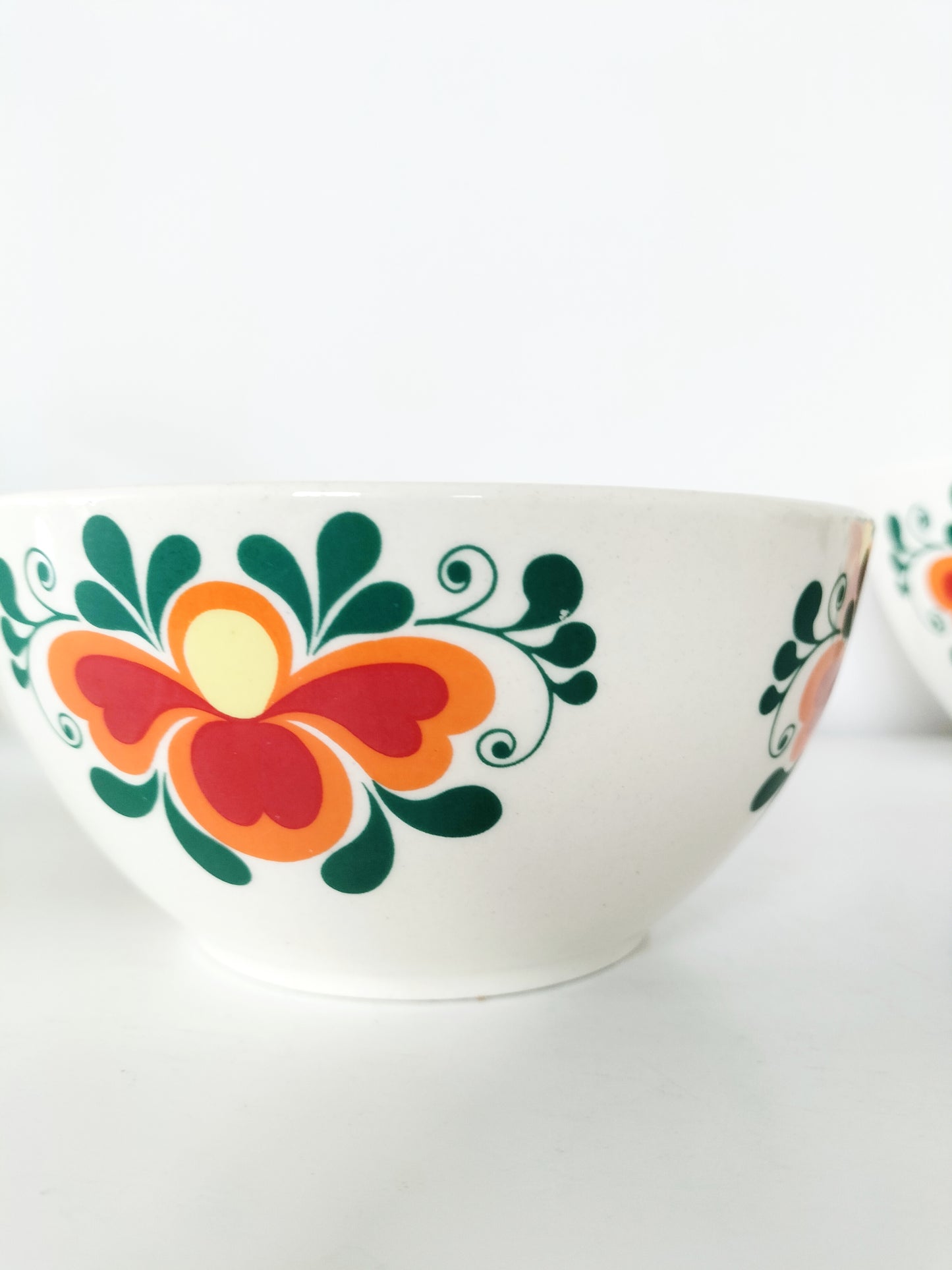 Set de 4 saladiers/ bols en porcelaine GDR