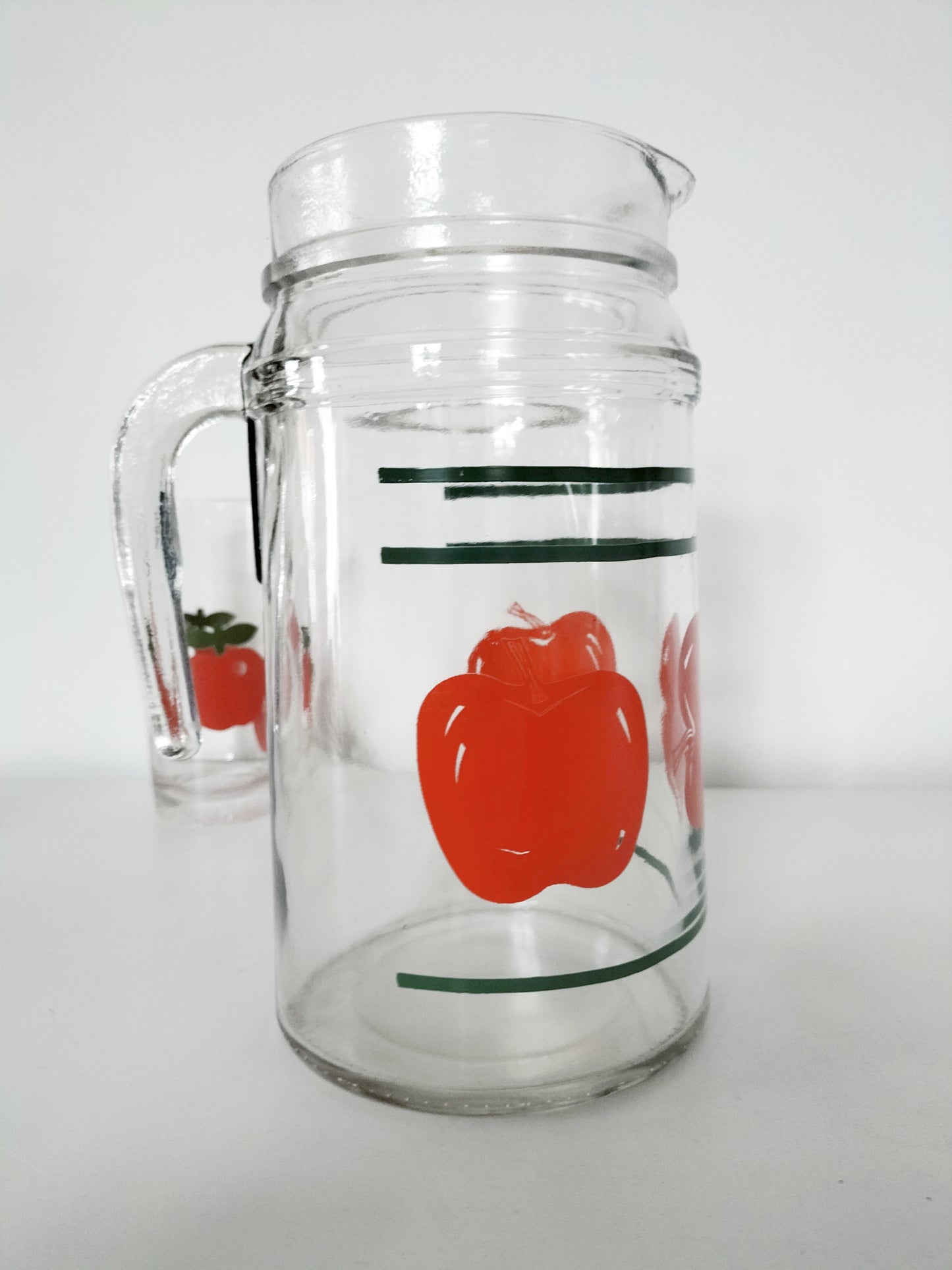 Carafe/ cruche/ pichet pommes en verre