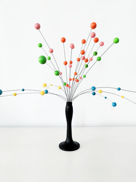 Mobile cinétique multicolore Laurids Lonborg