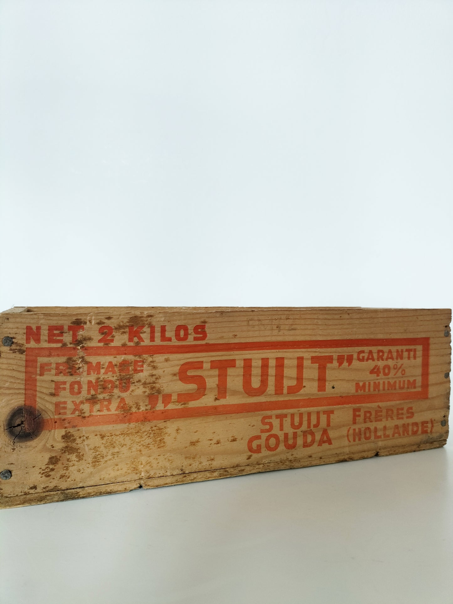 Ancienne boîte à fromage en bois