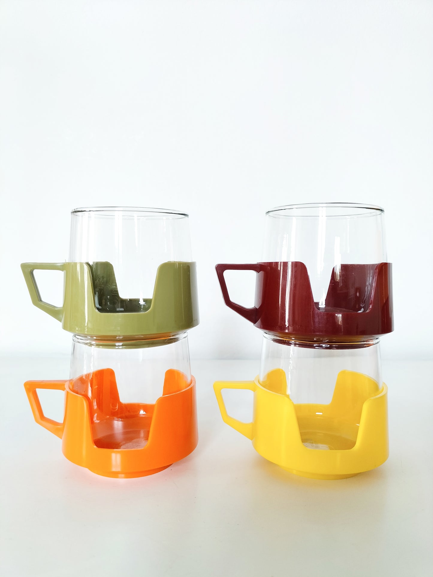 Set de 4 tasses Pyrex JAJ England