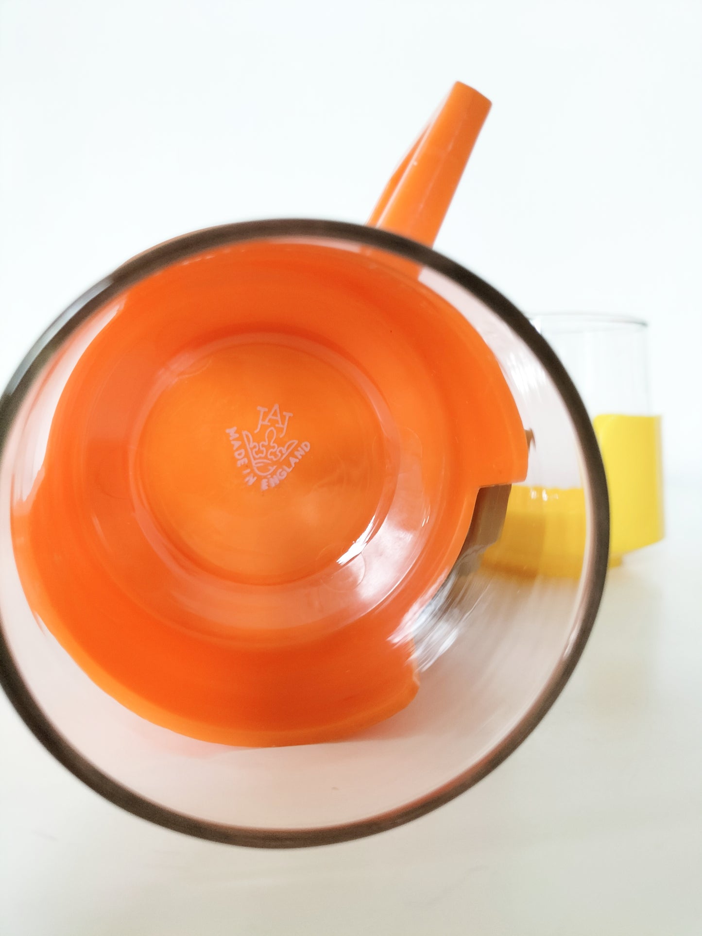 Set de 4 tasses Pyrex JAJ England
