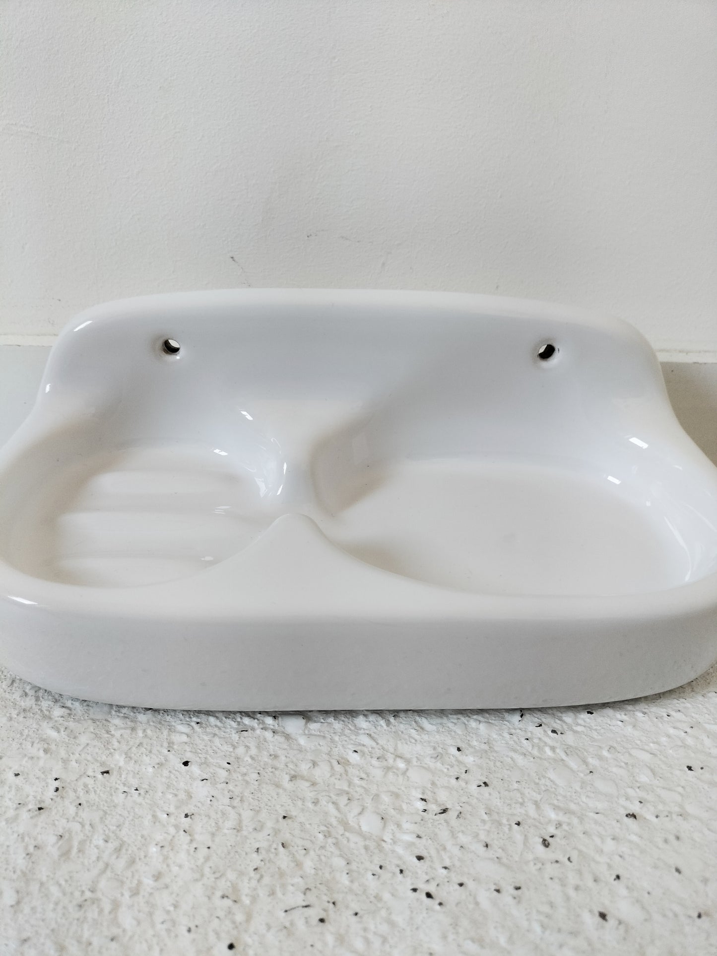 Étagère/ porte-savon mural en porcelaine