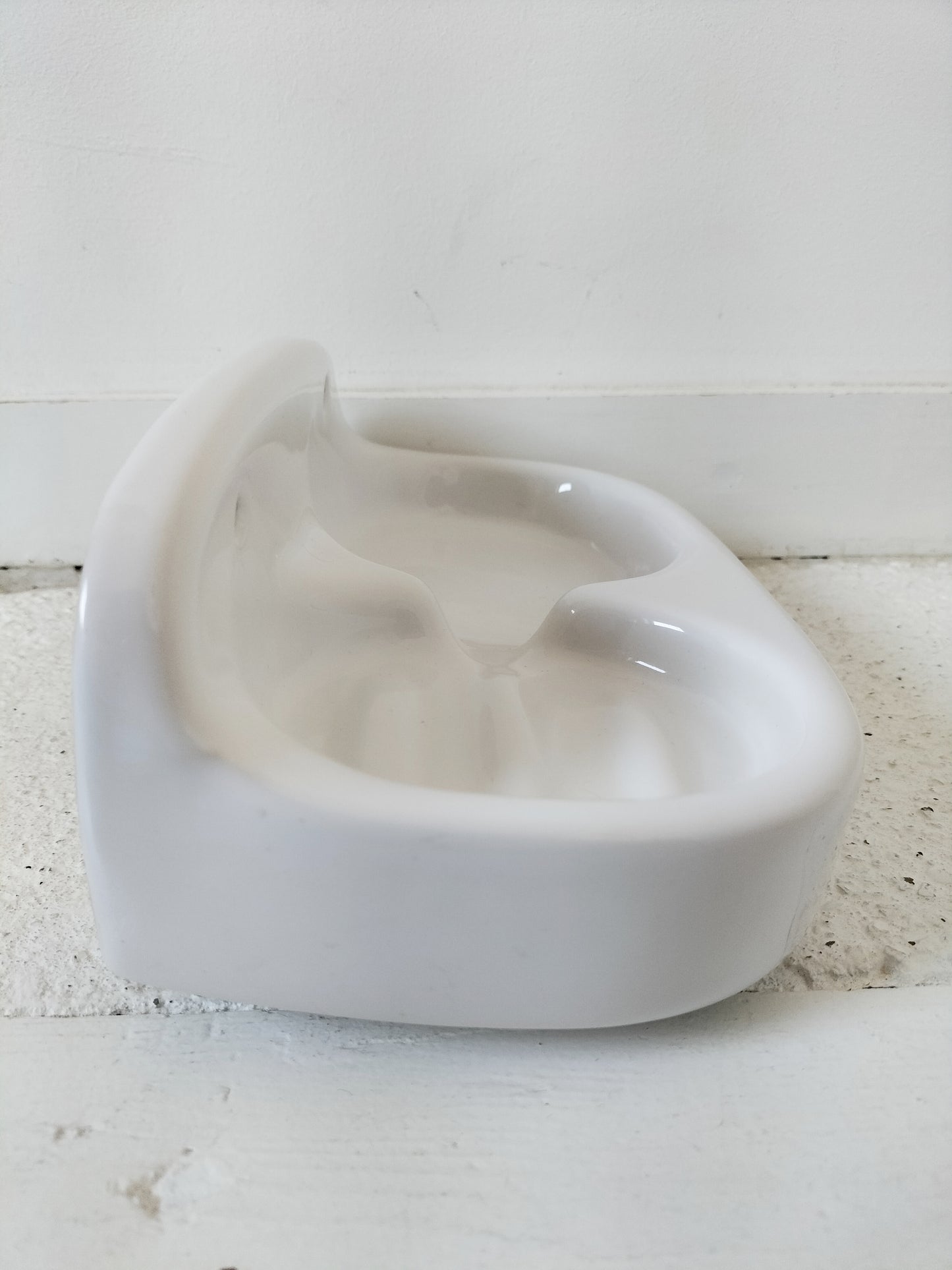 Étagère/ porte-savon mural en porcelaine