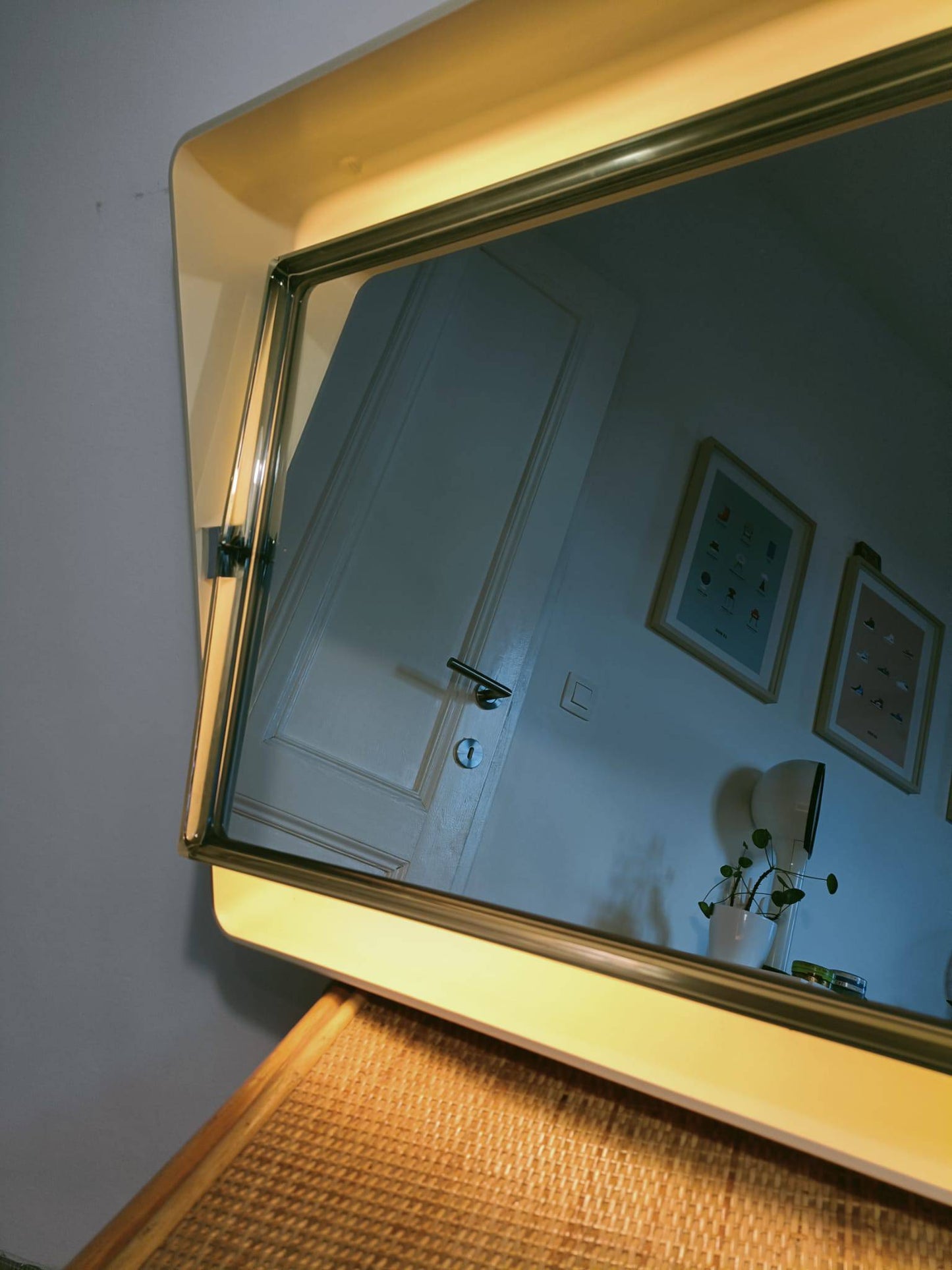 Grand miroir mural lumineux Alibert - cetaitmieuxavant