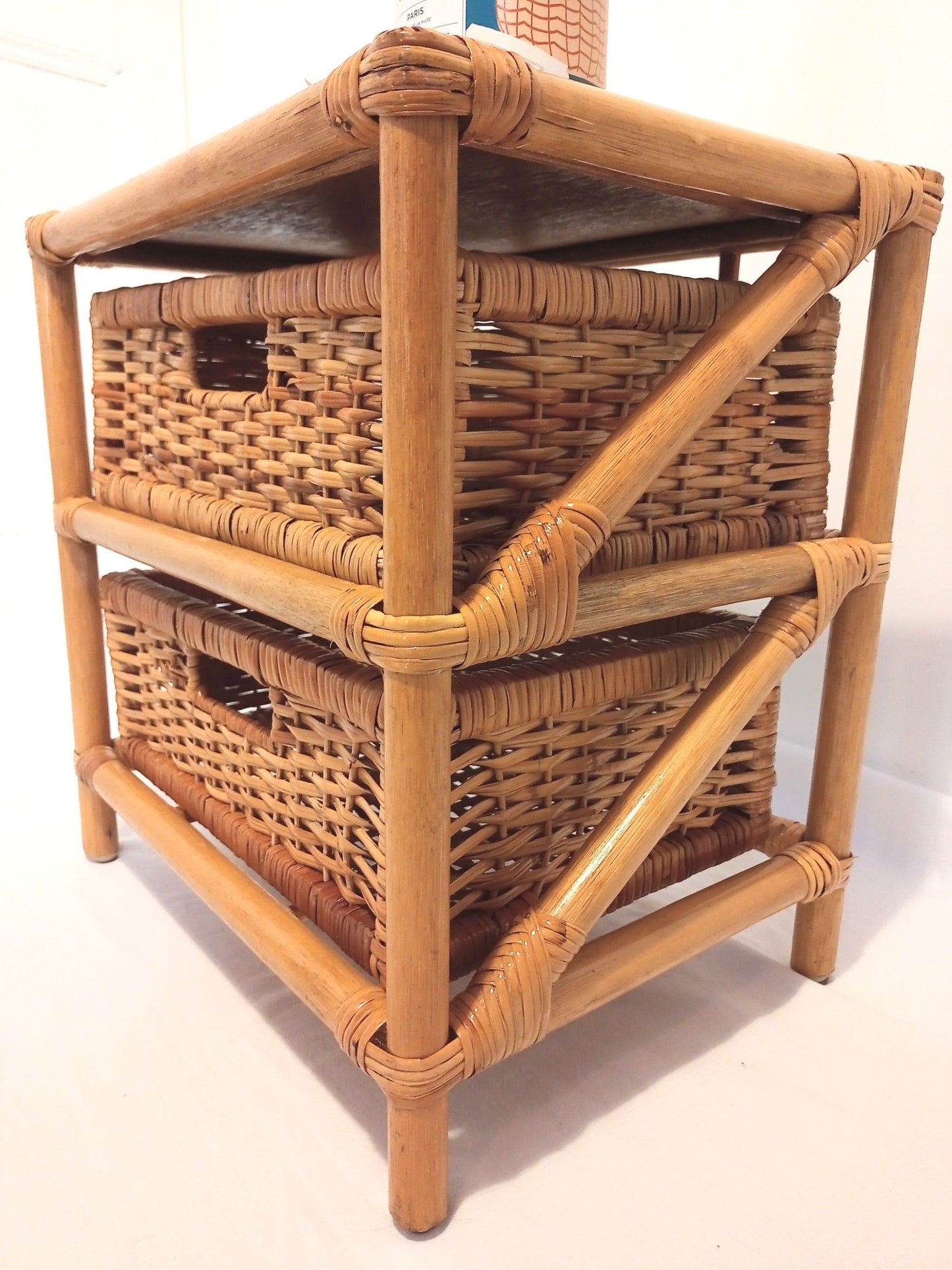 Petit meuble deux tiroirs osier et rotin - cetaitmieuxavant