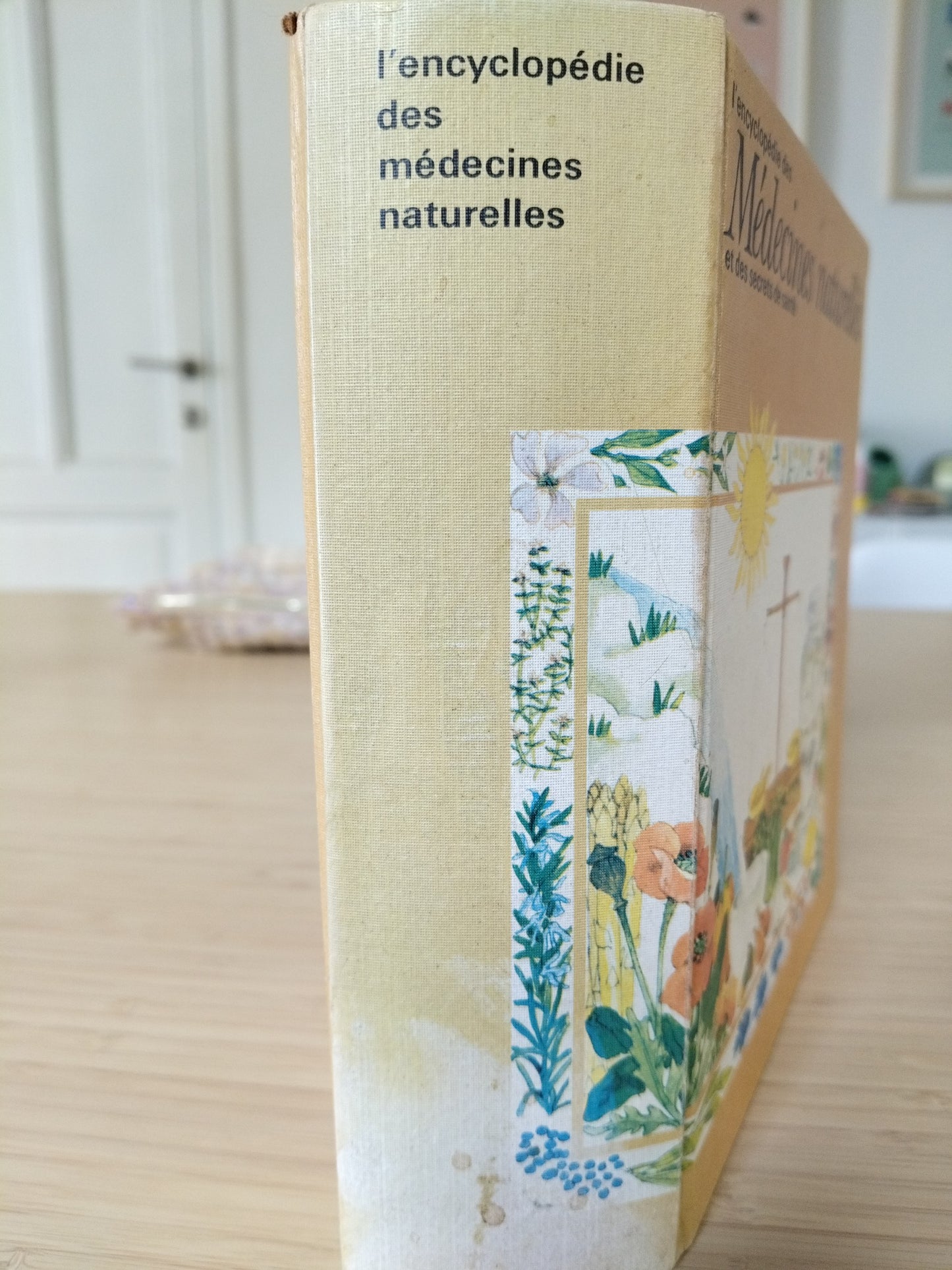 Encyclopédie des médecines naturelles et des secrets de santé Culture, Art, Loisirs 1976 - cetaitmieuxavant