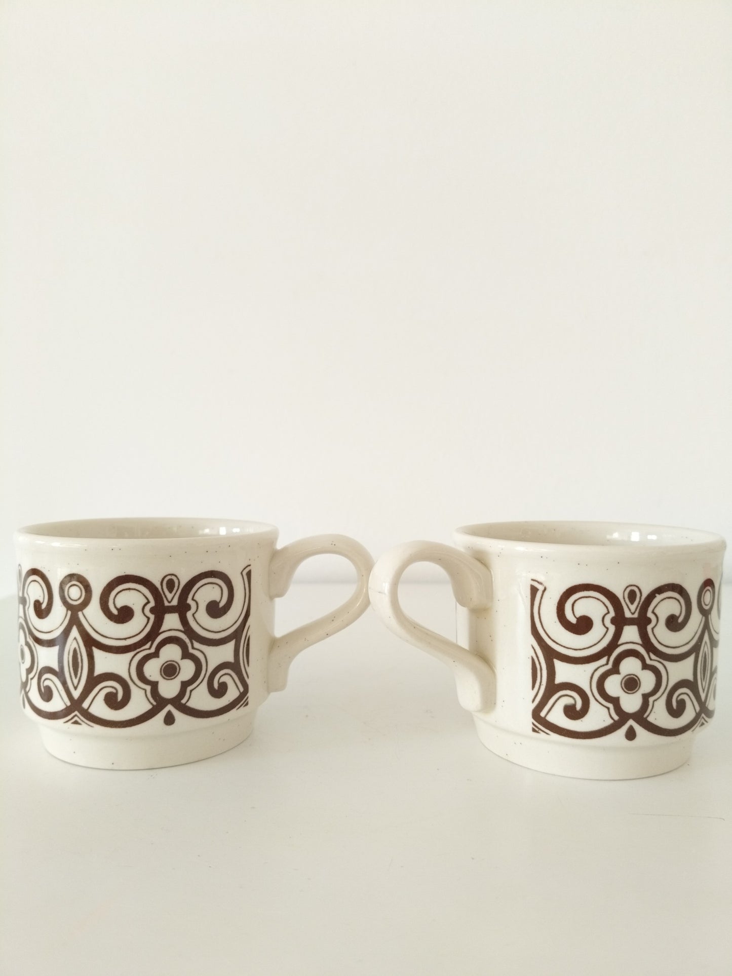 Ensemble de deux tasses en porcelaine Biltons England