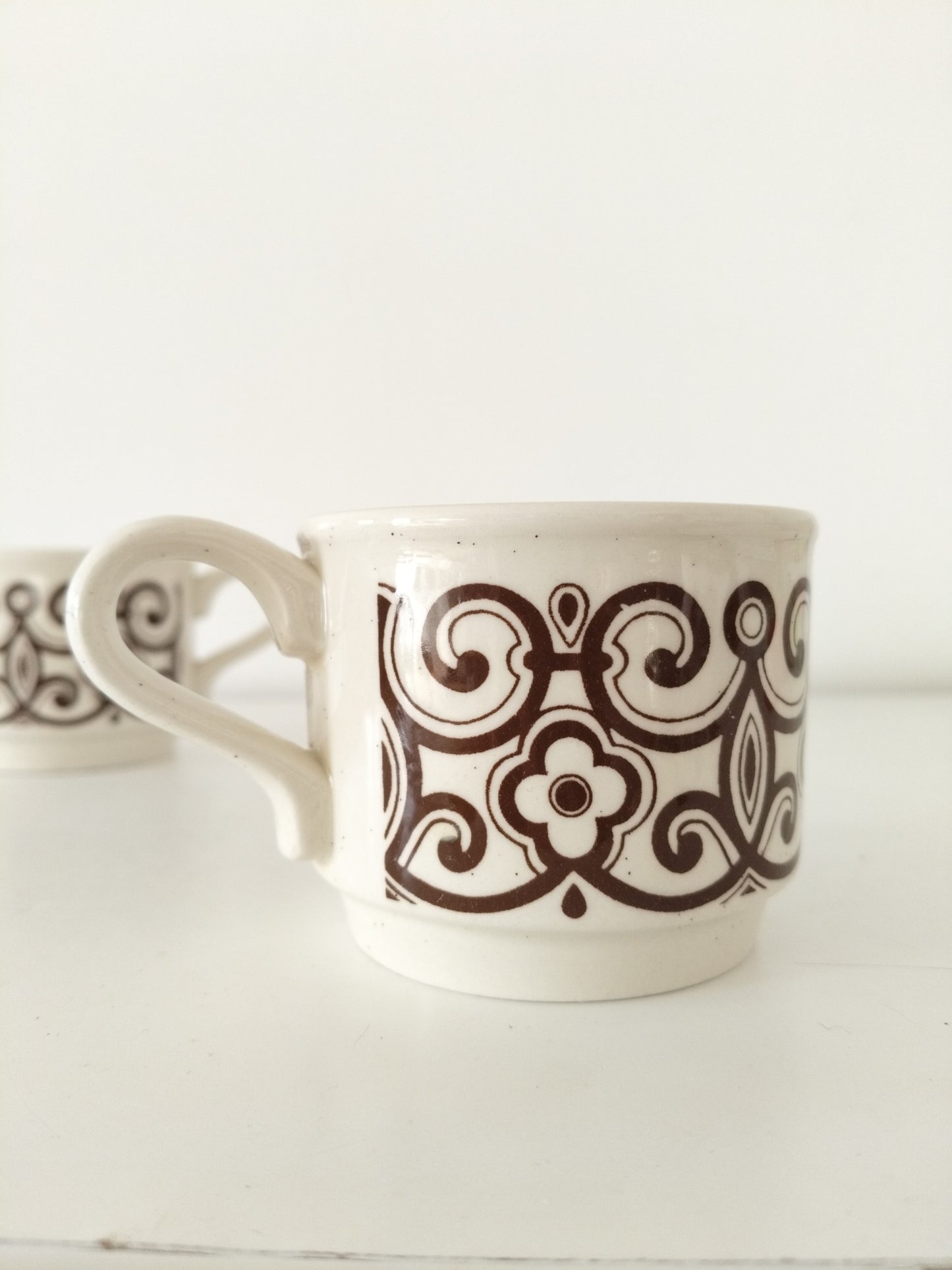 Ensemble de deux tasses en porcelaine Biltons England