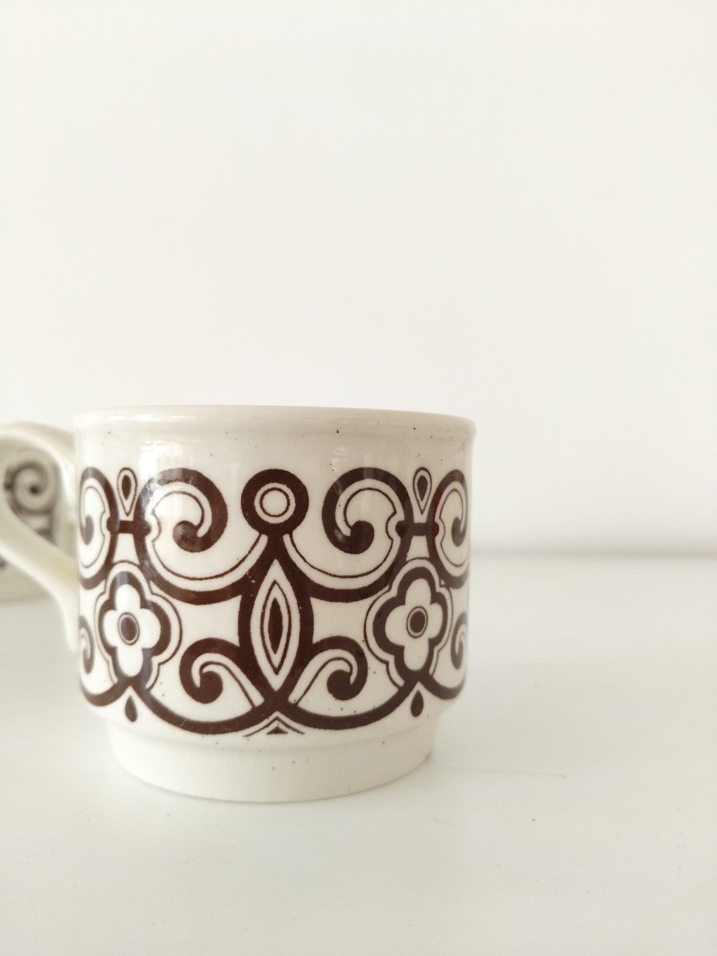 Ensemble de deux tasses en porcelaine Biltons England