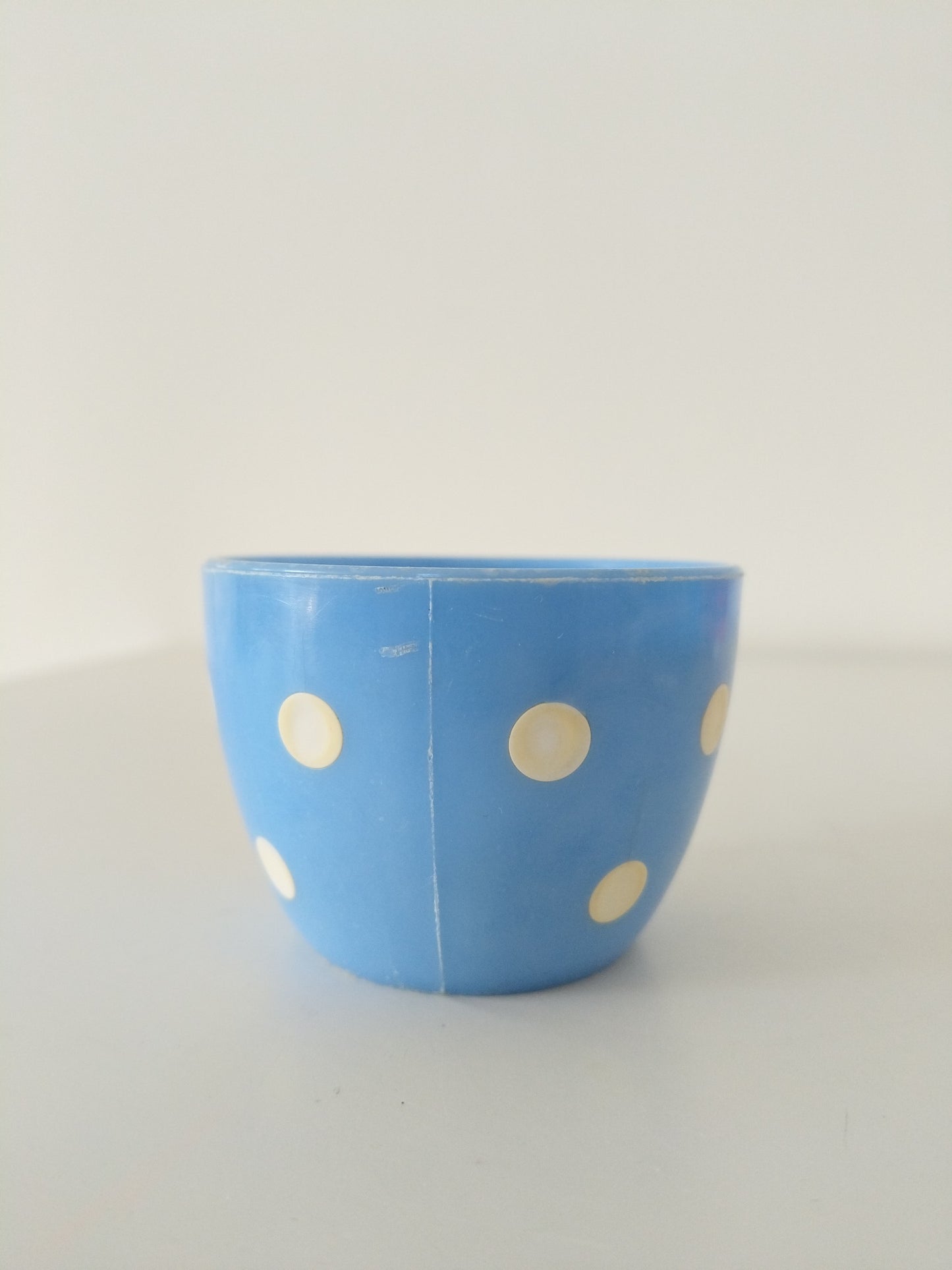 Dinette/ 4 tasses + sous-tasses en plastique