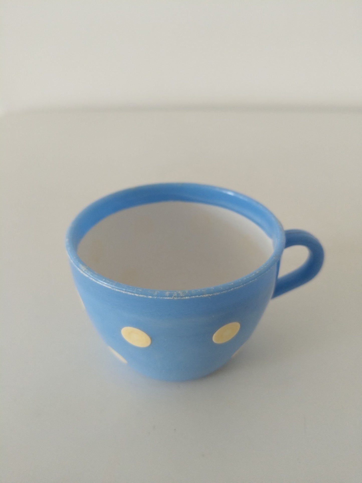 Dinette/ 4 tasses + sous-tasses en plastique