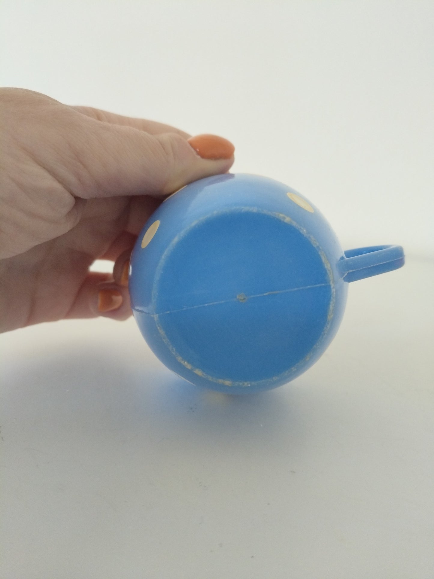 Dinette/ 4 tasses + sous-tasses en plastique