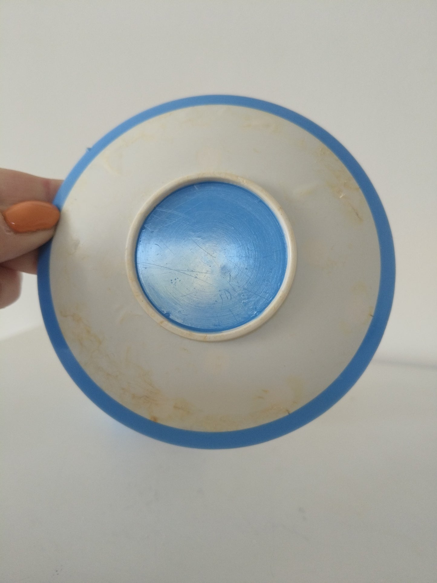 Dinette/ 4 tasses + sous-tasses en plastique