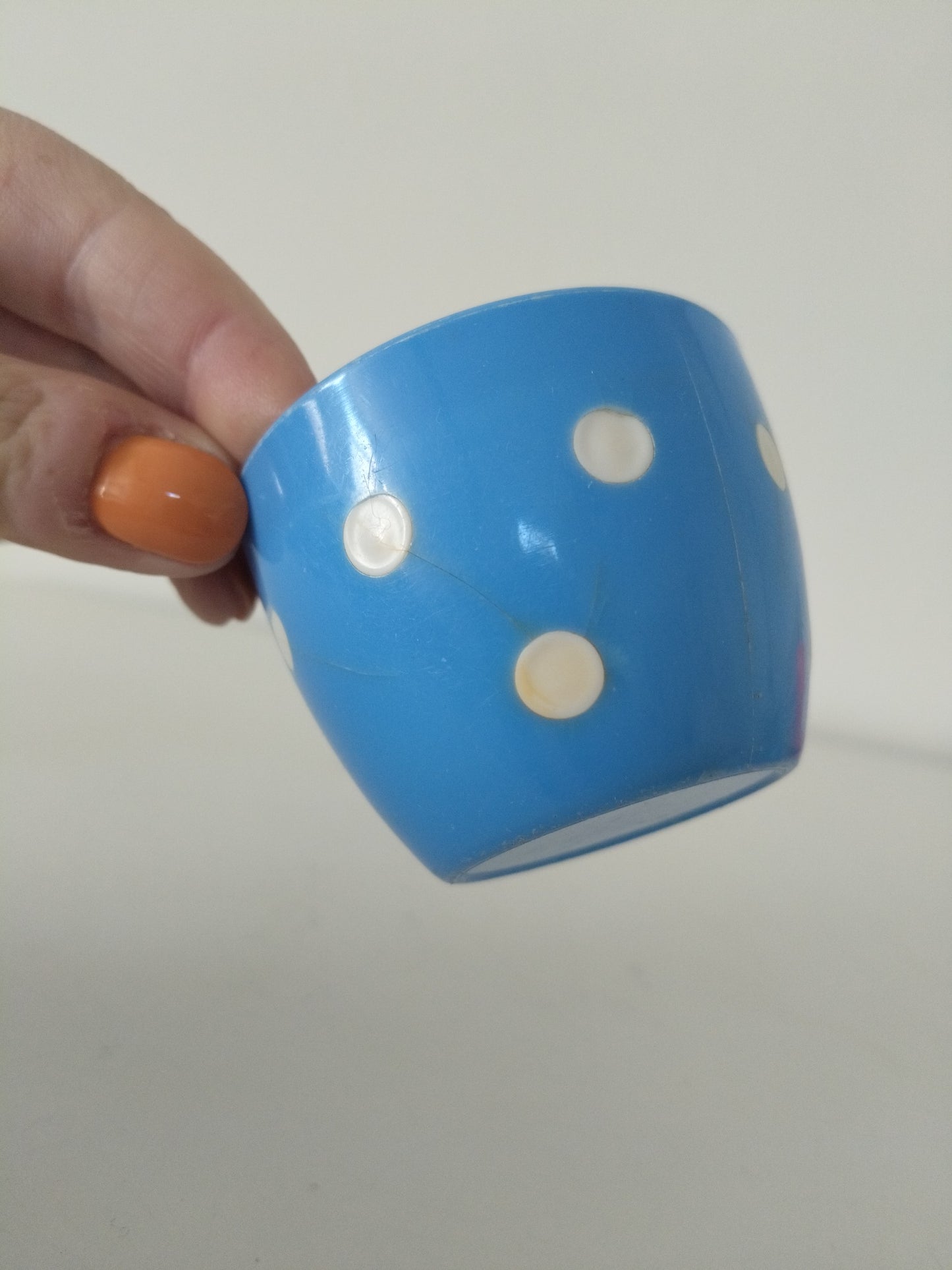 Dinette/ 4 tasses + sous-tasses en plastique