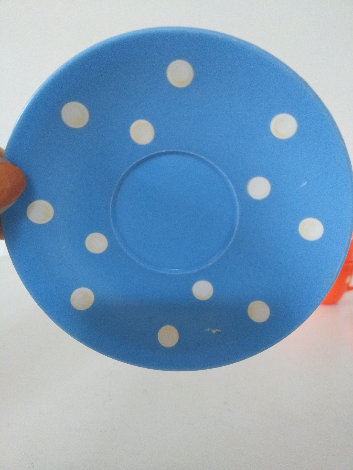 Dinette/ 4 tasses + sous-tasses en plastique