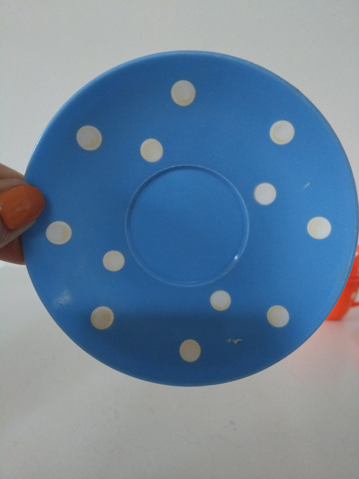 Dinette/ 4 tasses + sous-tasses en plastique