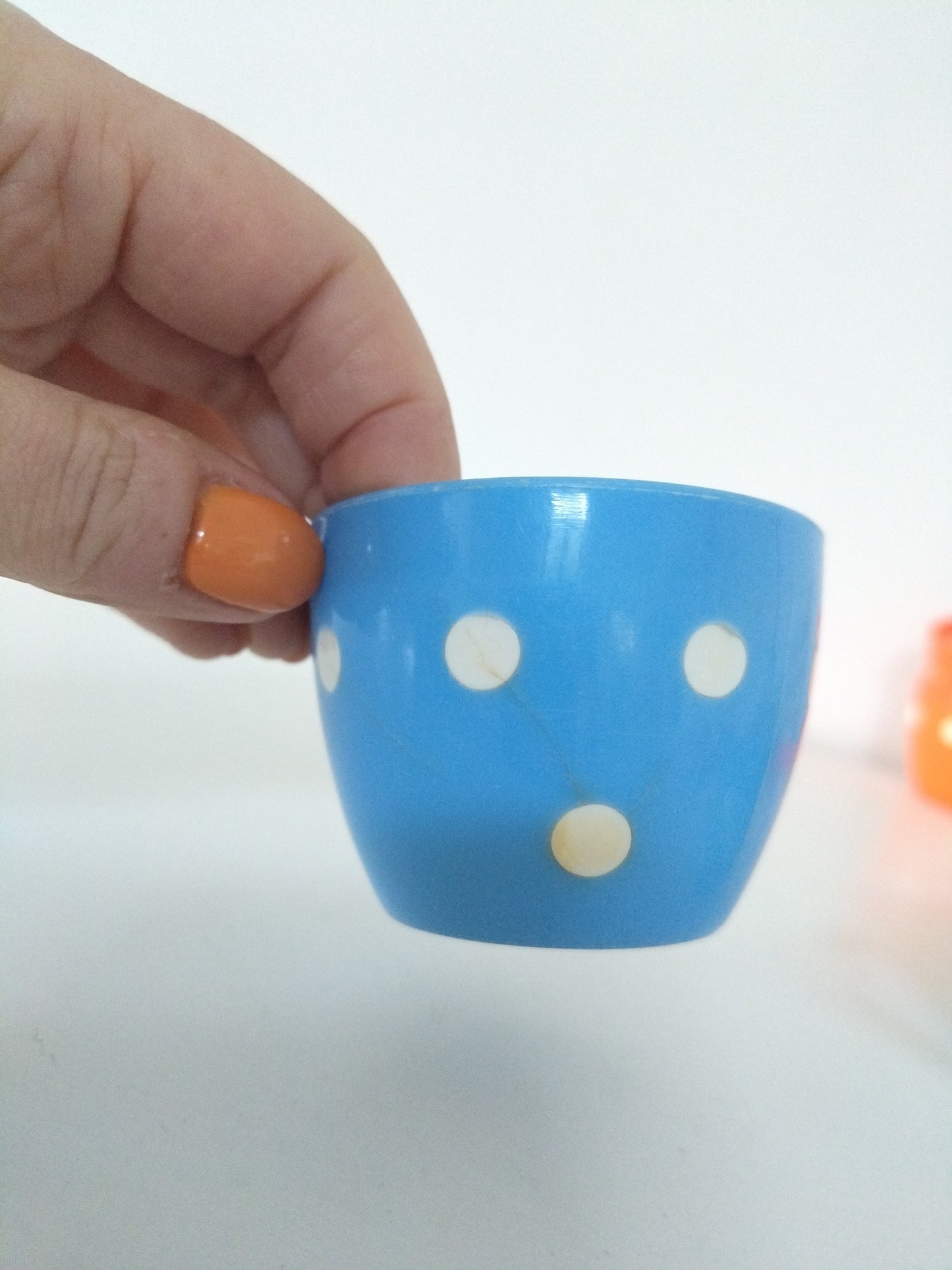 Dinette/ 4 tasses + sous-tasses en plastique