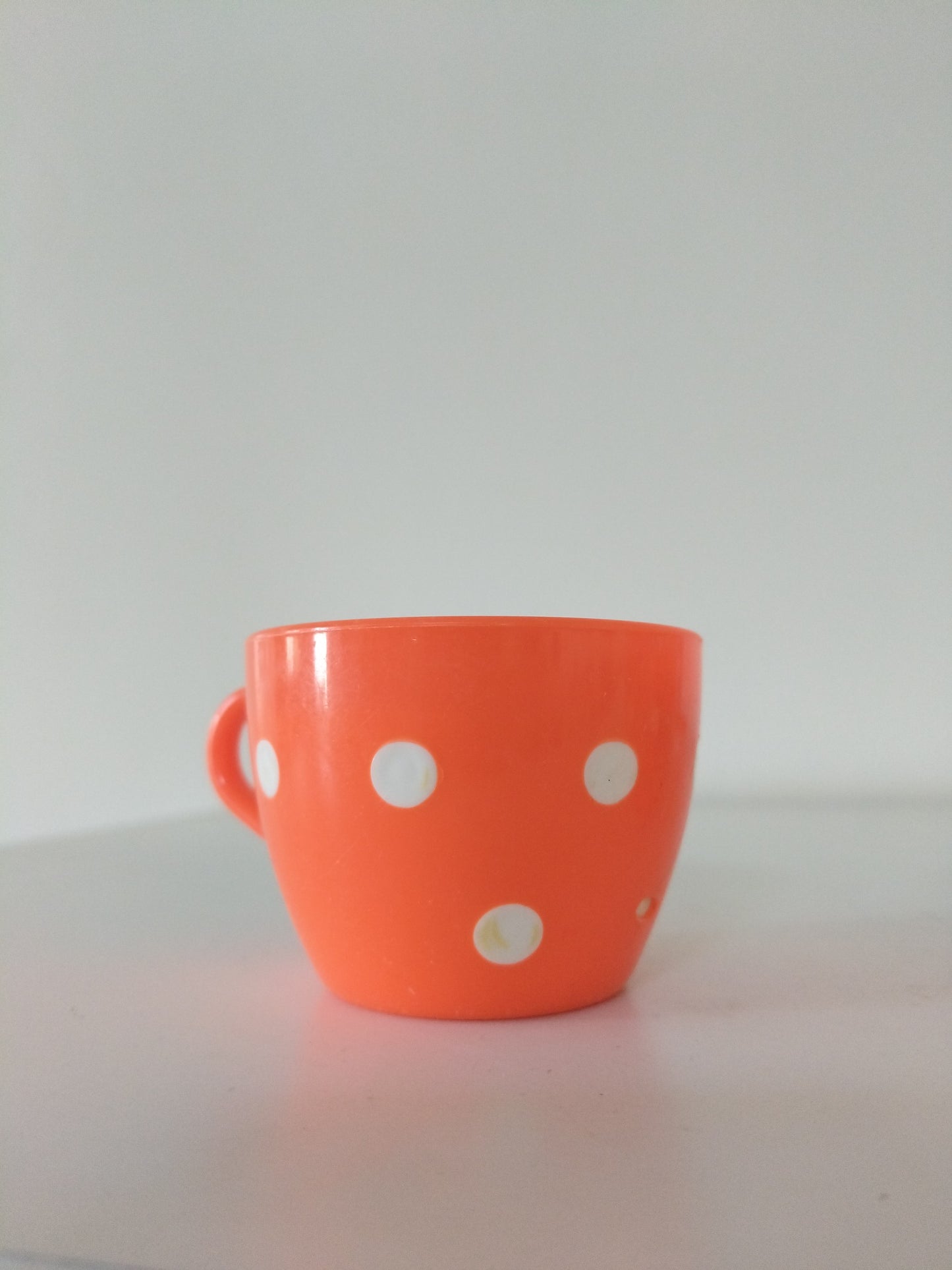 Dinette/ 4 tasses + sous-tasses en plastique