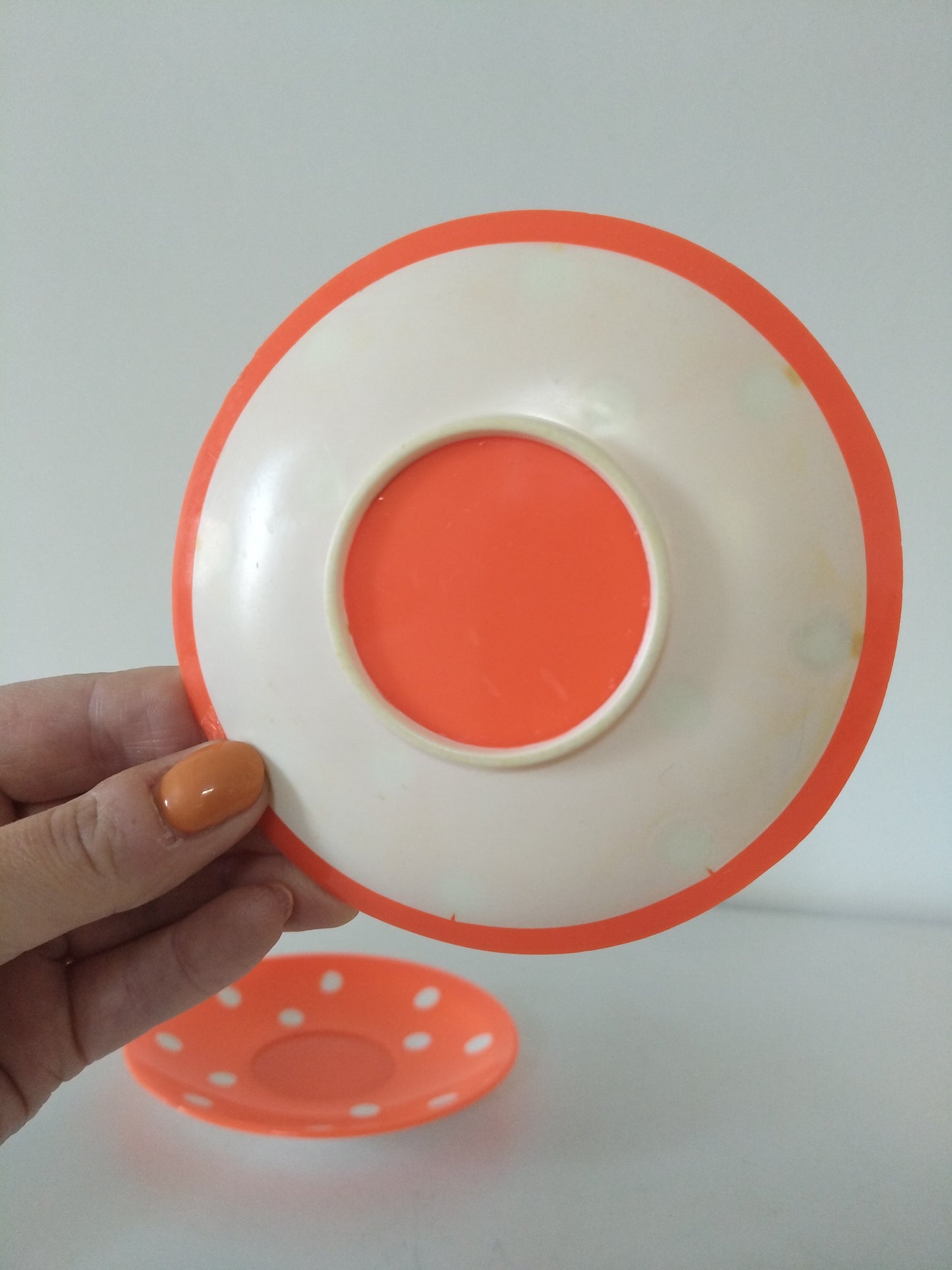 Dinette/ 4 tasses + sous-tasses en plastique