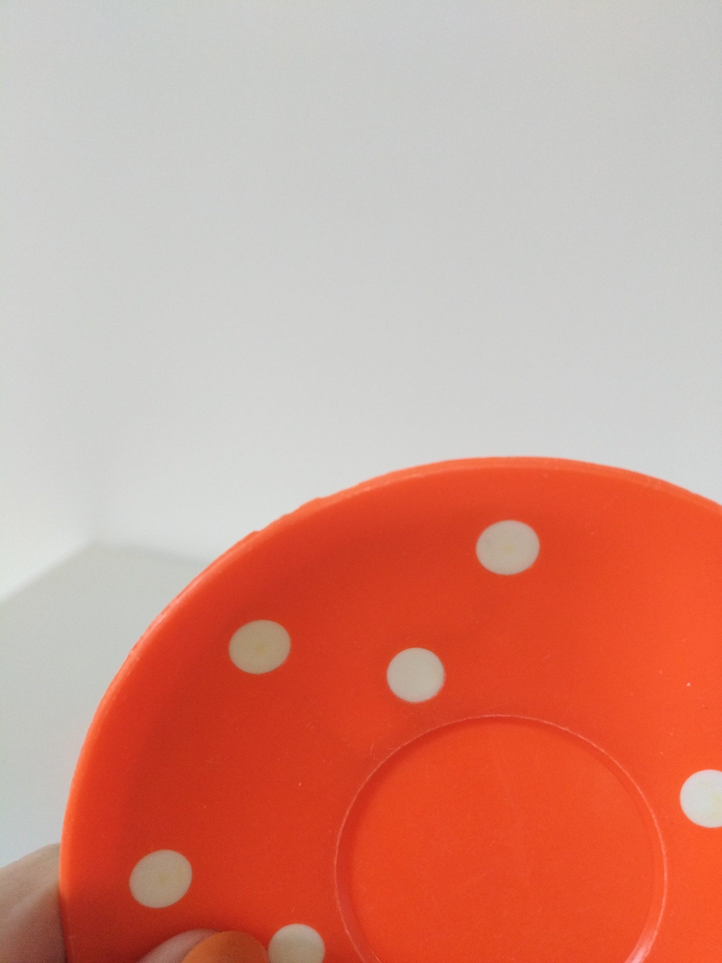 Dinette/ 4 tasses + sous-tasses en plastique