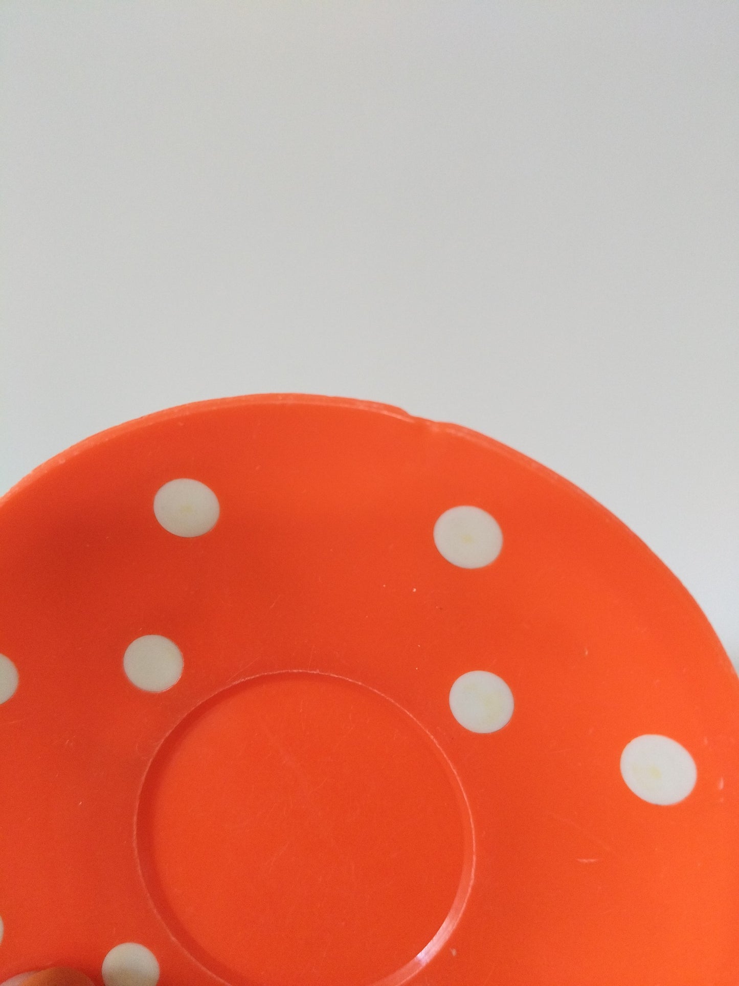 Dinette/ 4 tasses + sous-tasses en plastique