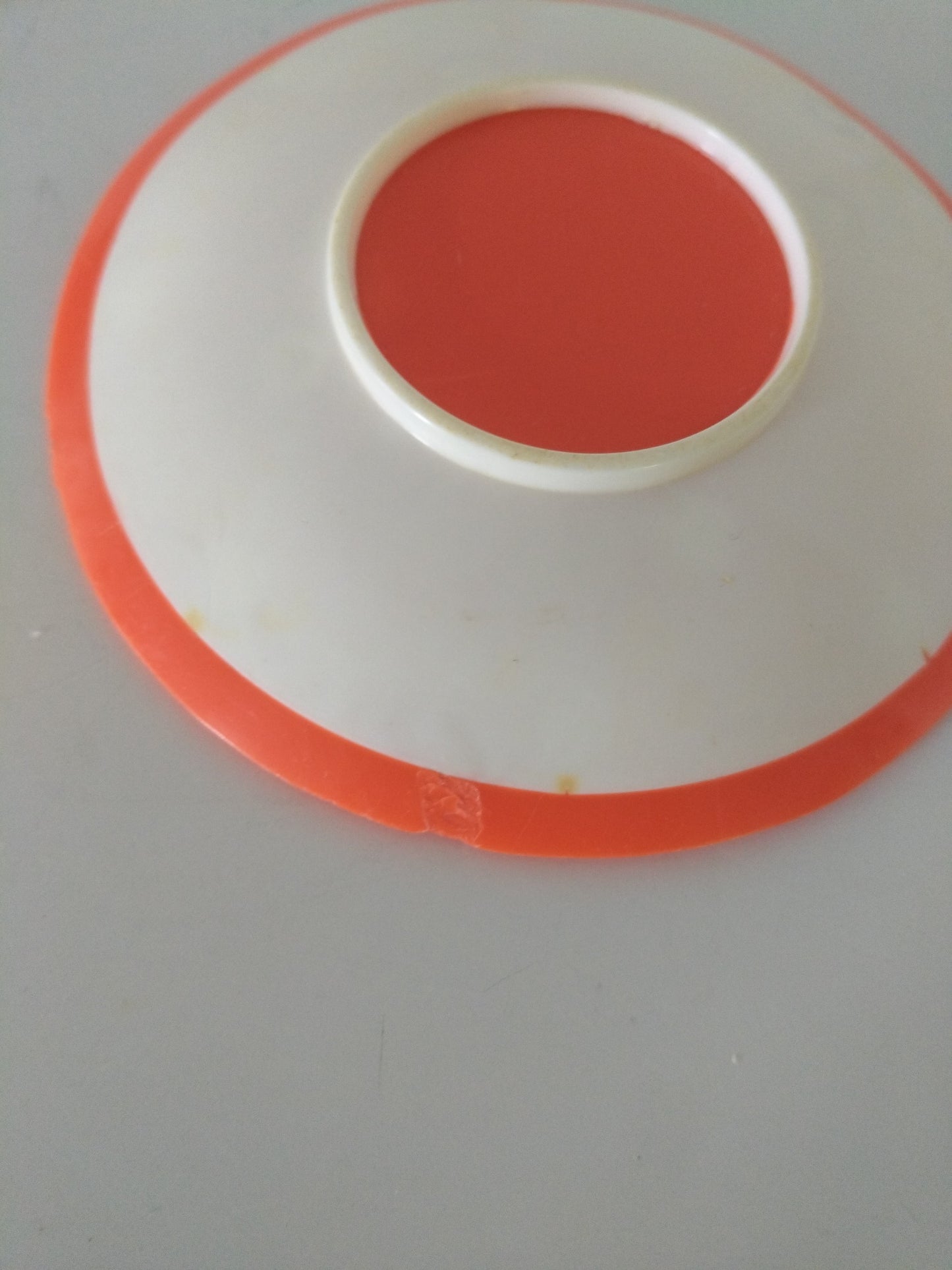 Dinette/ 4 tasses + sous-tasses en plastique
