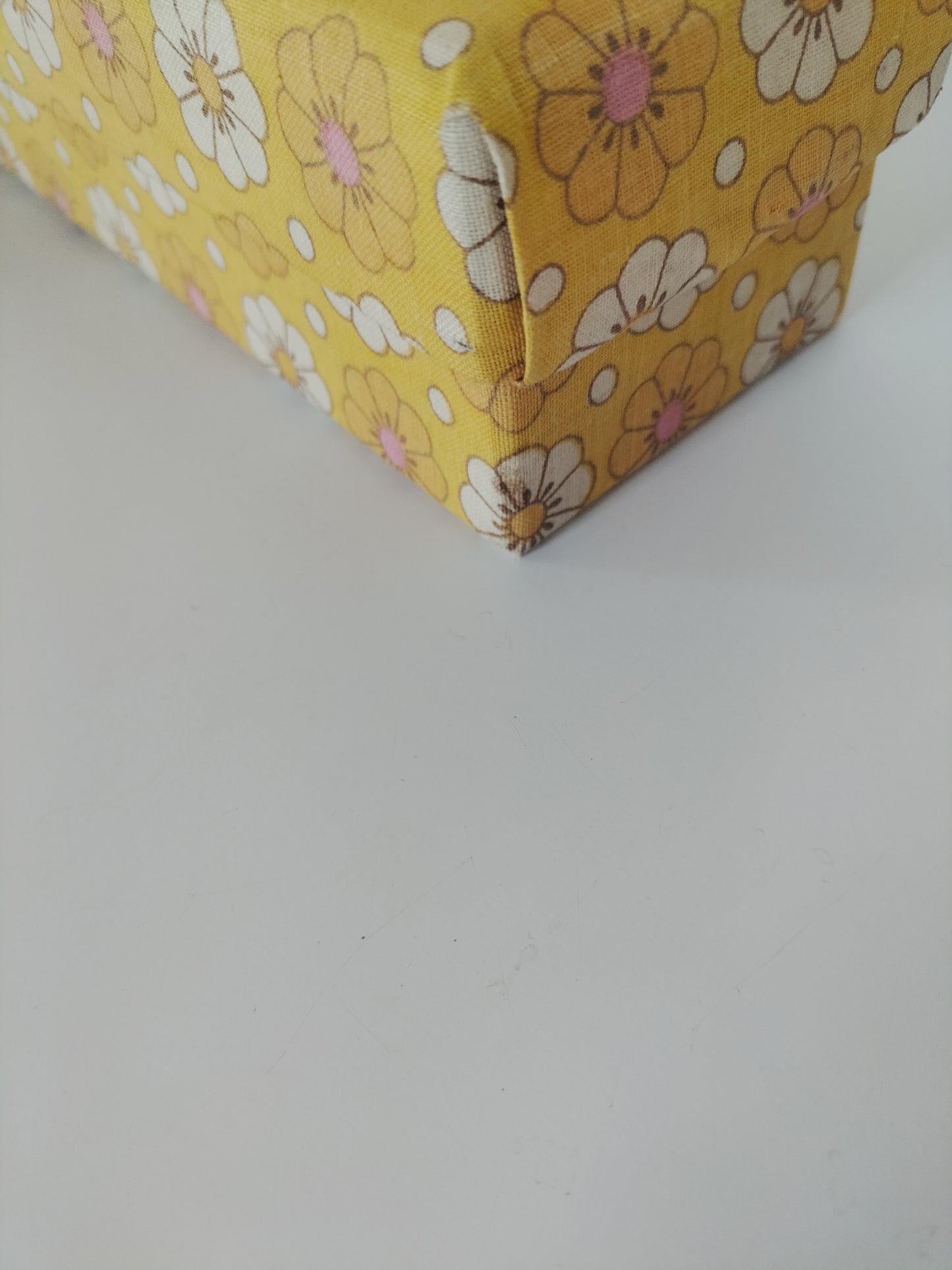 Boîte ancienne de mercerie  carton et tissu