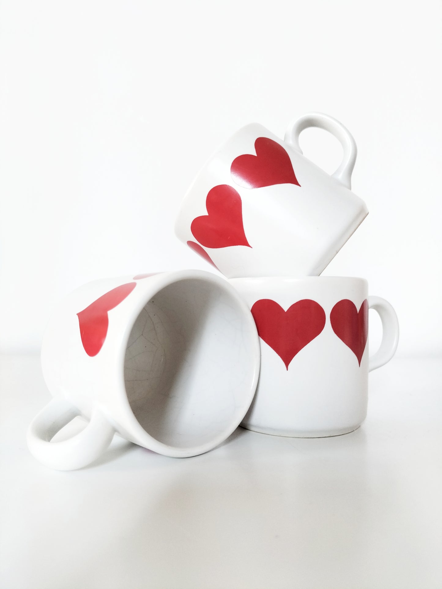 3 tasses décor coeurs de