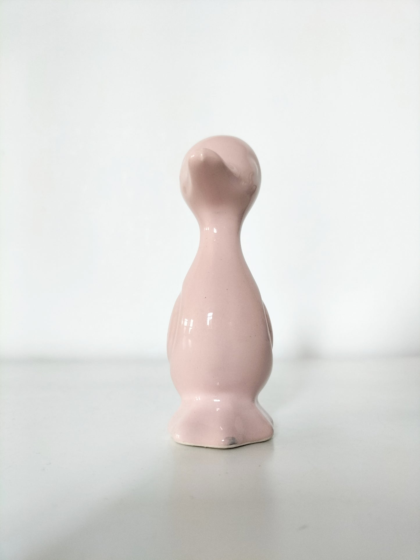 Petit canard en céramique rose