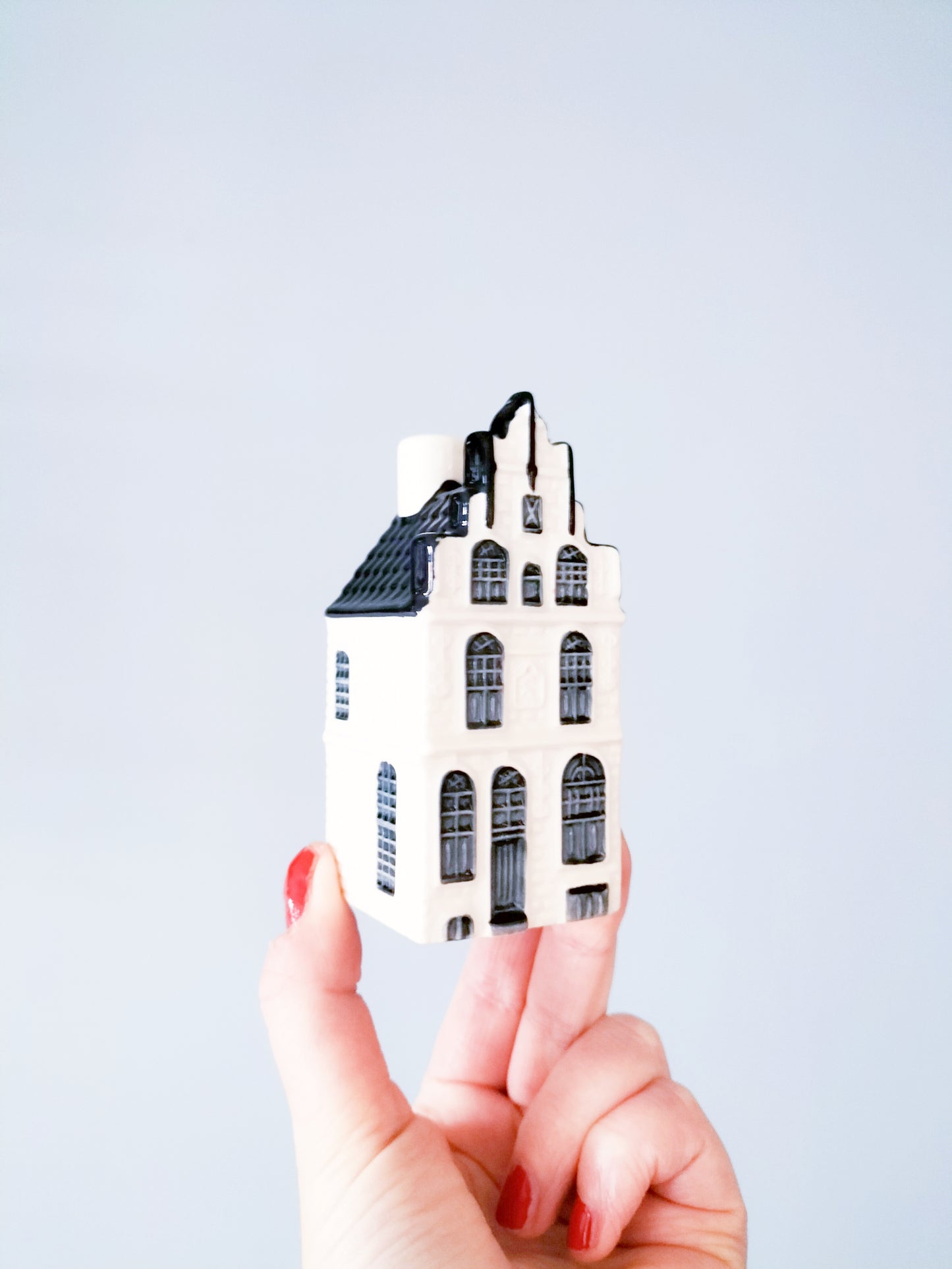 Maison miniature en Bleu de Delft KLM 22