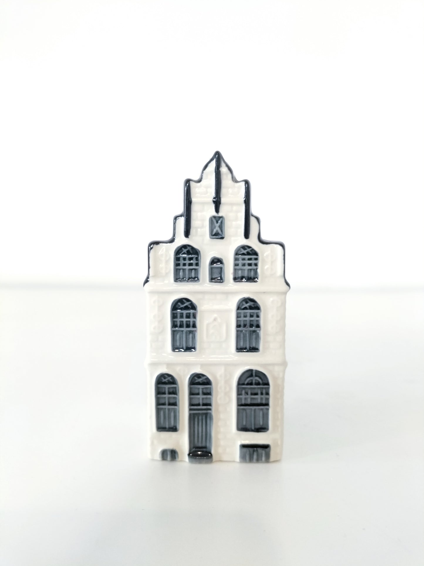 Maison miniature en Bleu de Delft KLM 22