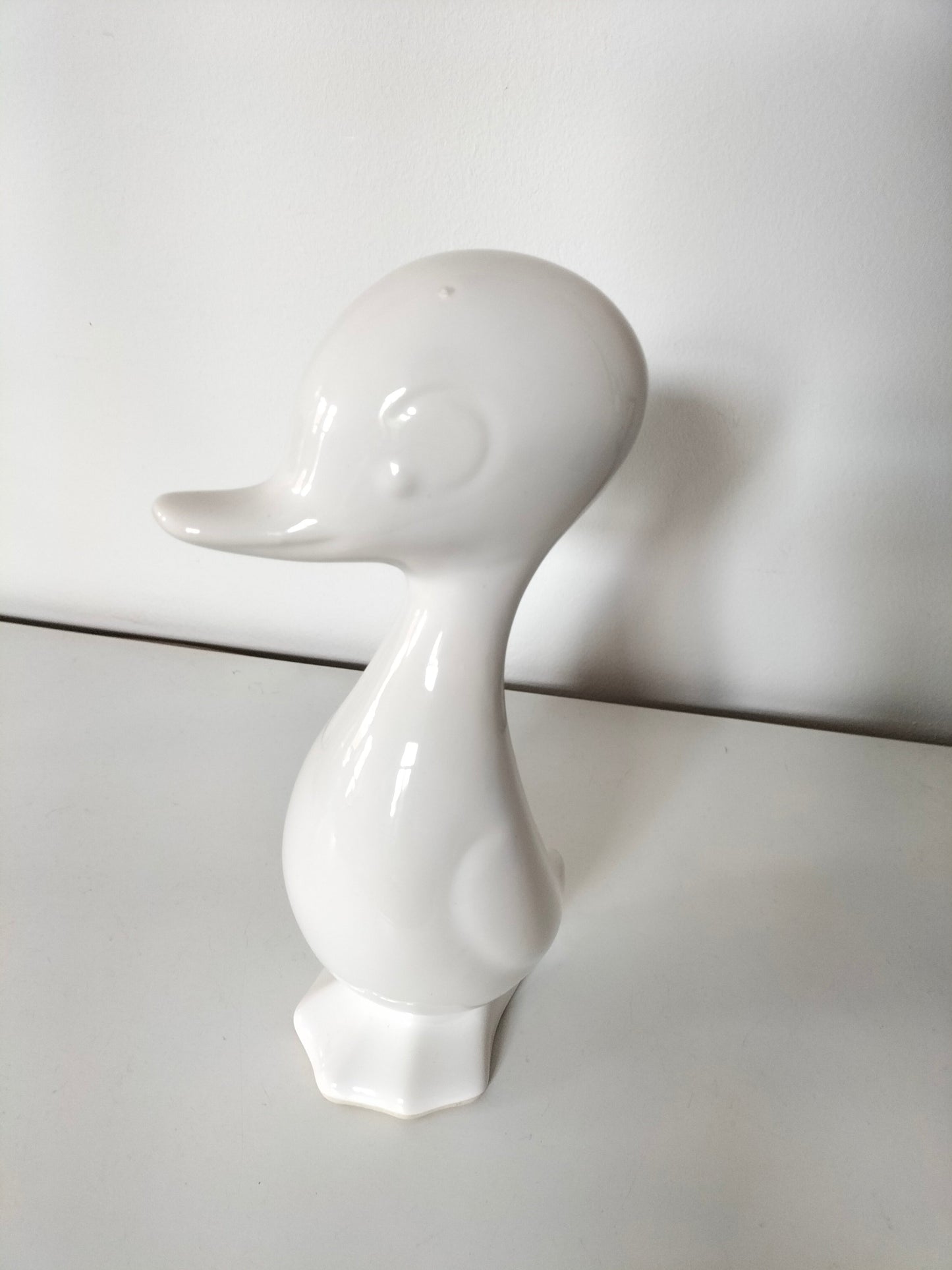 Grand canard en céramique blanche