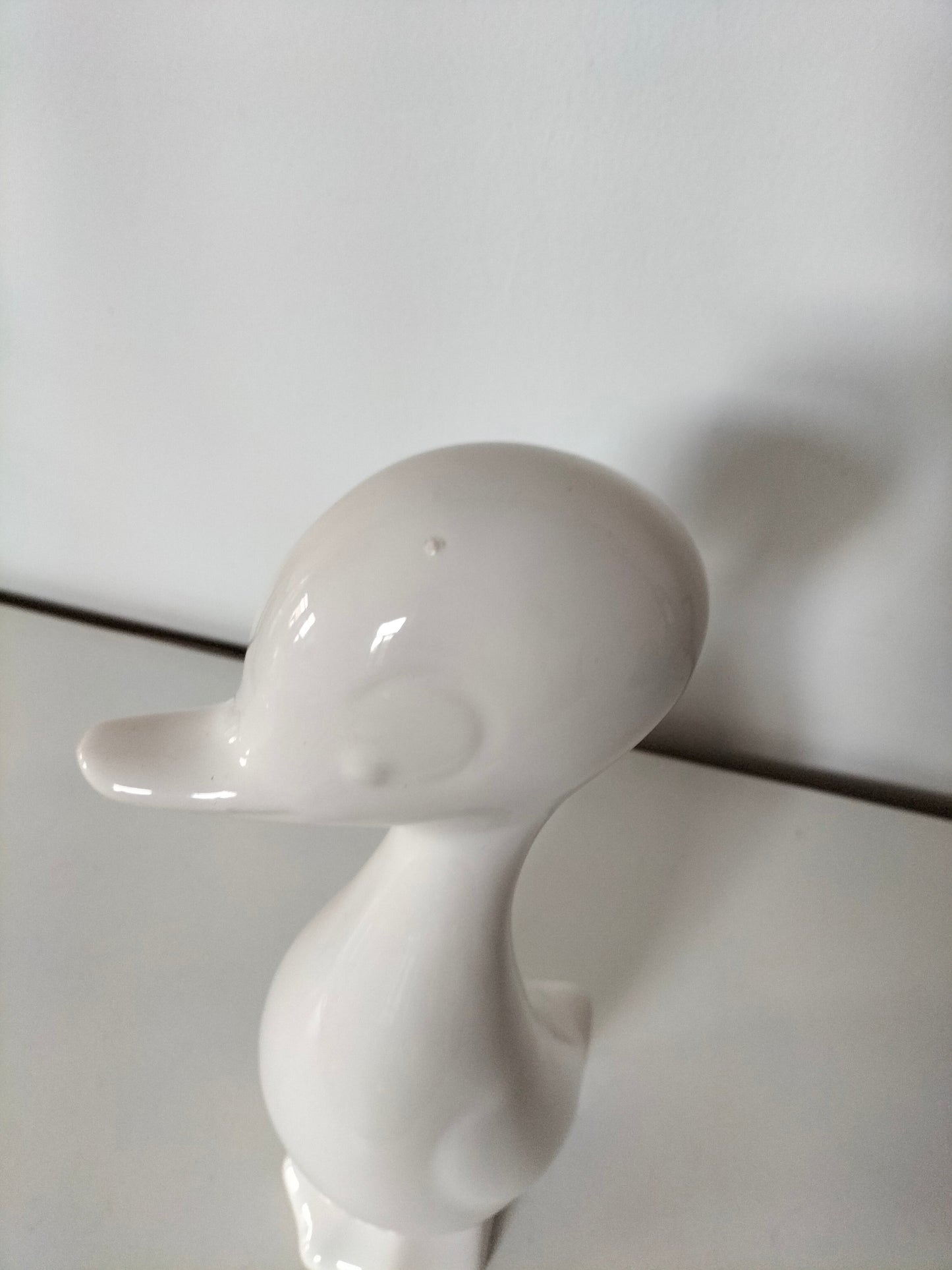 Grand canard en céramique blanche