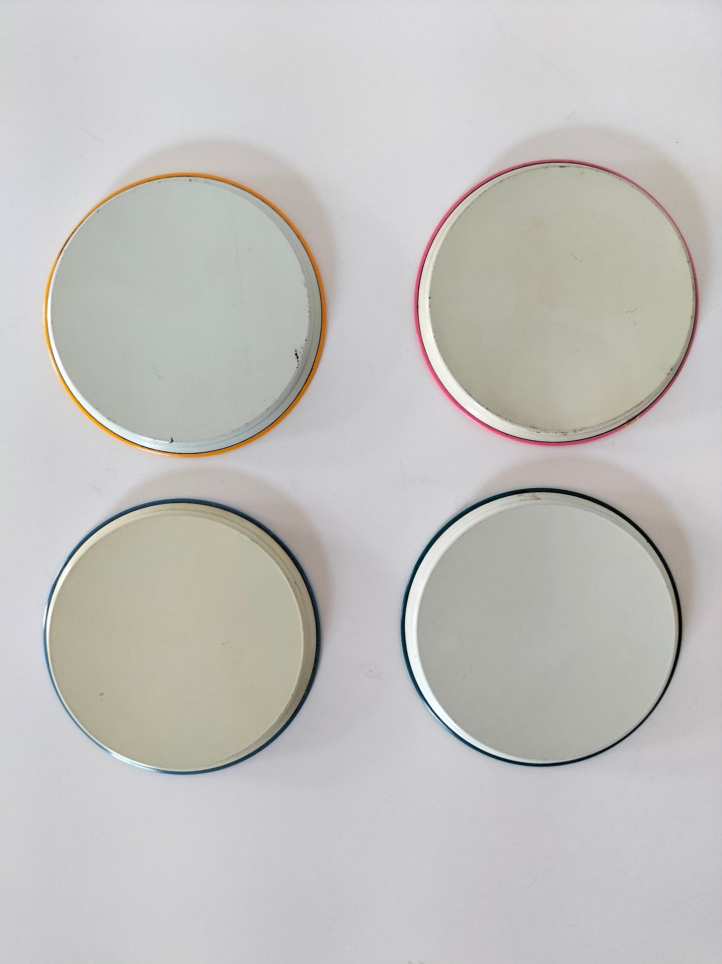 Ensemble de 4 sous-verres métalliques Pat Albeck