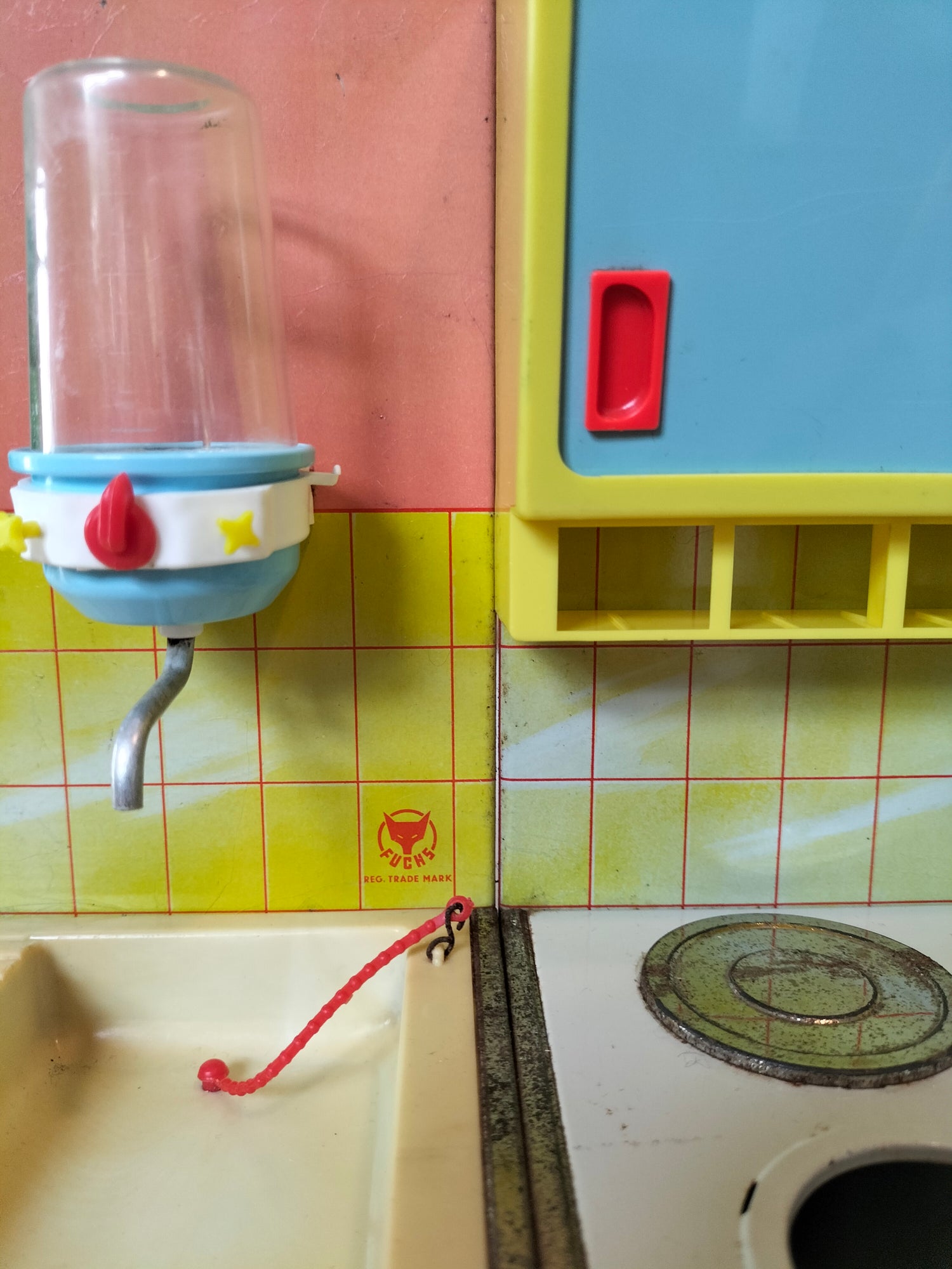 ANCIEN JOUET VINTAGE cuisinière métal VILLAGE DANS LES NUAGES Les Zabars 80's EUR 149,99 - FR ANCIEN JOUET VINTAGE cuisinière métal VILLAGE DANS LES NUAGES Les Zabars 80's EUR 149,99 - FR