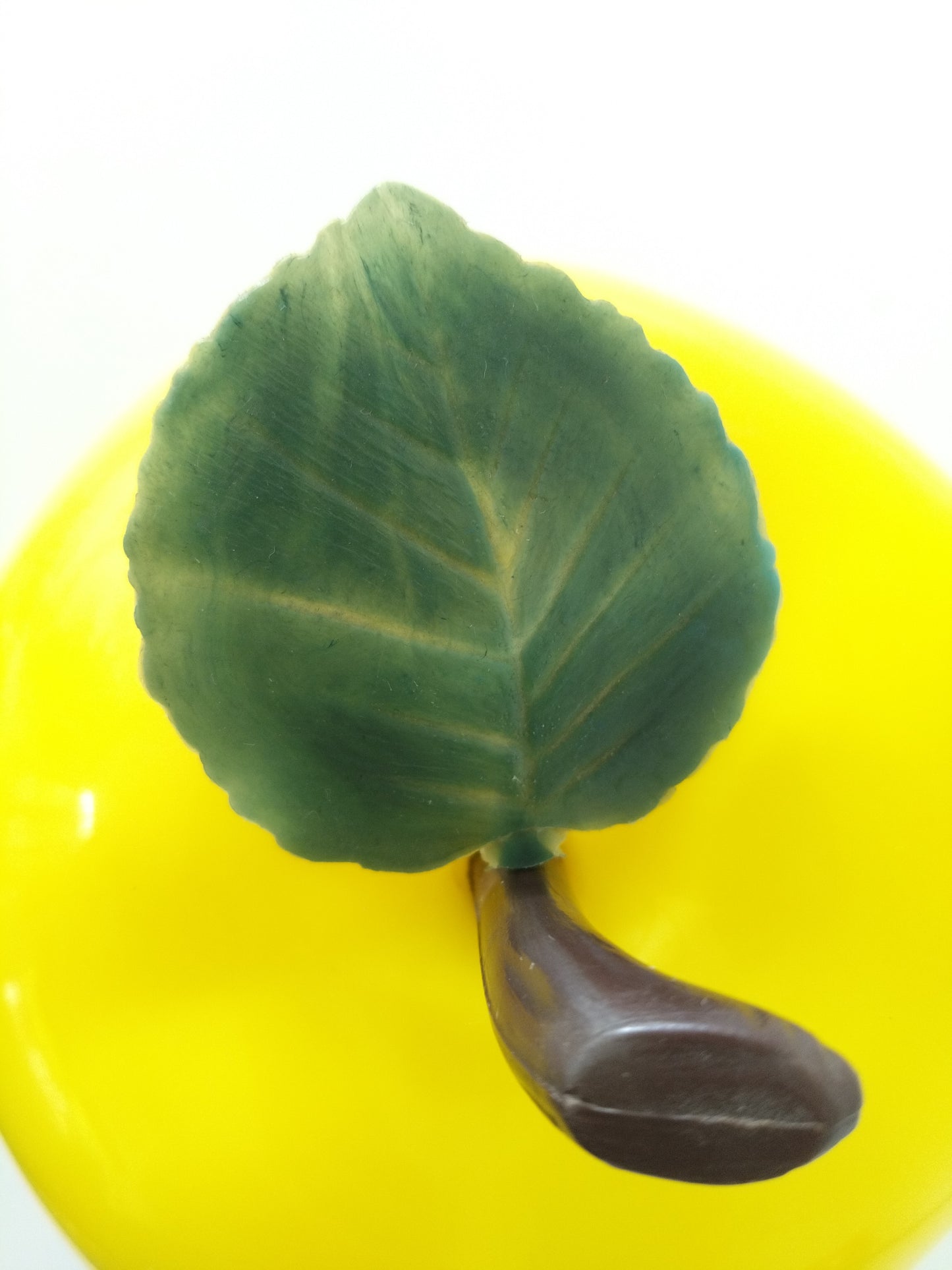 Boîte/ pomme à glaçons en plastique JAUNE - cetaitmieuxavant