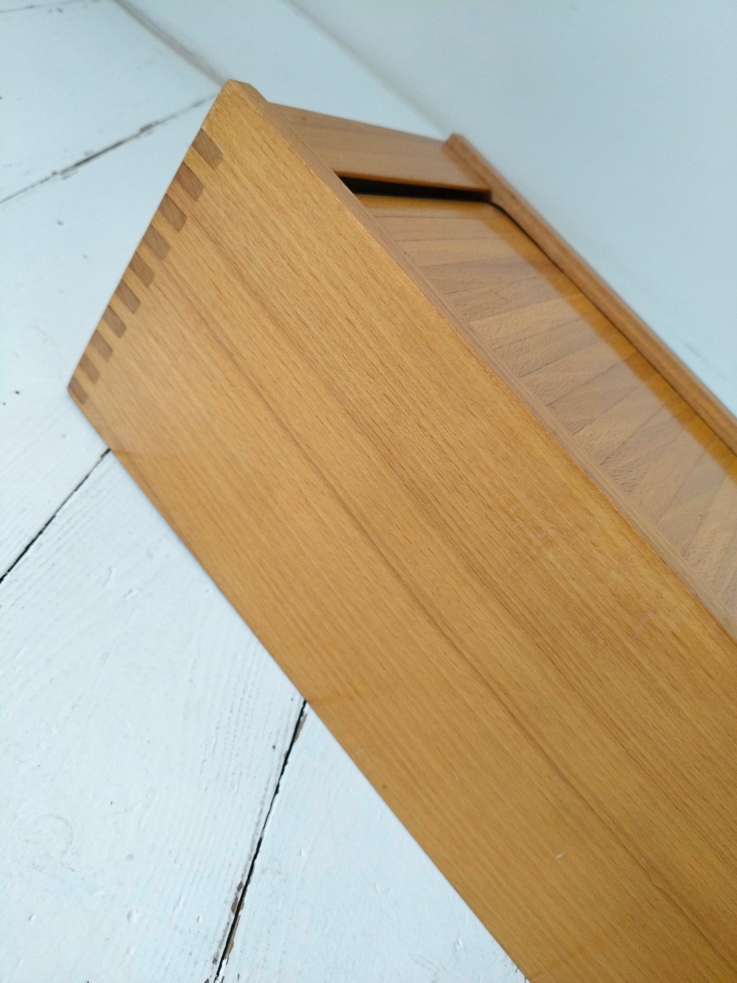 Ancienne boîte à fiches à volet en bois