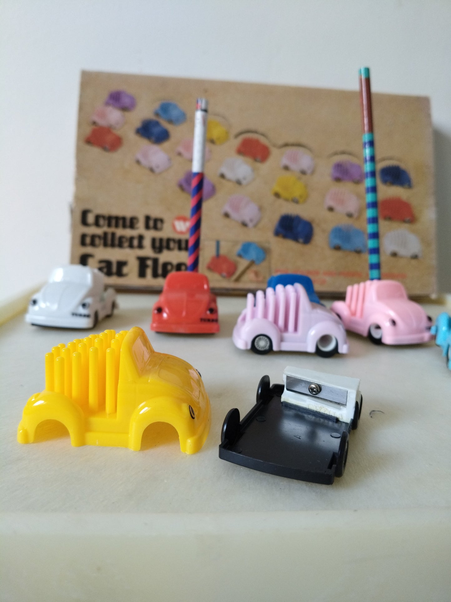 "Car Fleet" voiture Coccinelle Turbo miniature porte-stylo/ crayon et taille-crayon design UK couleur au choix
