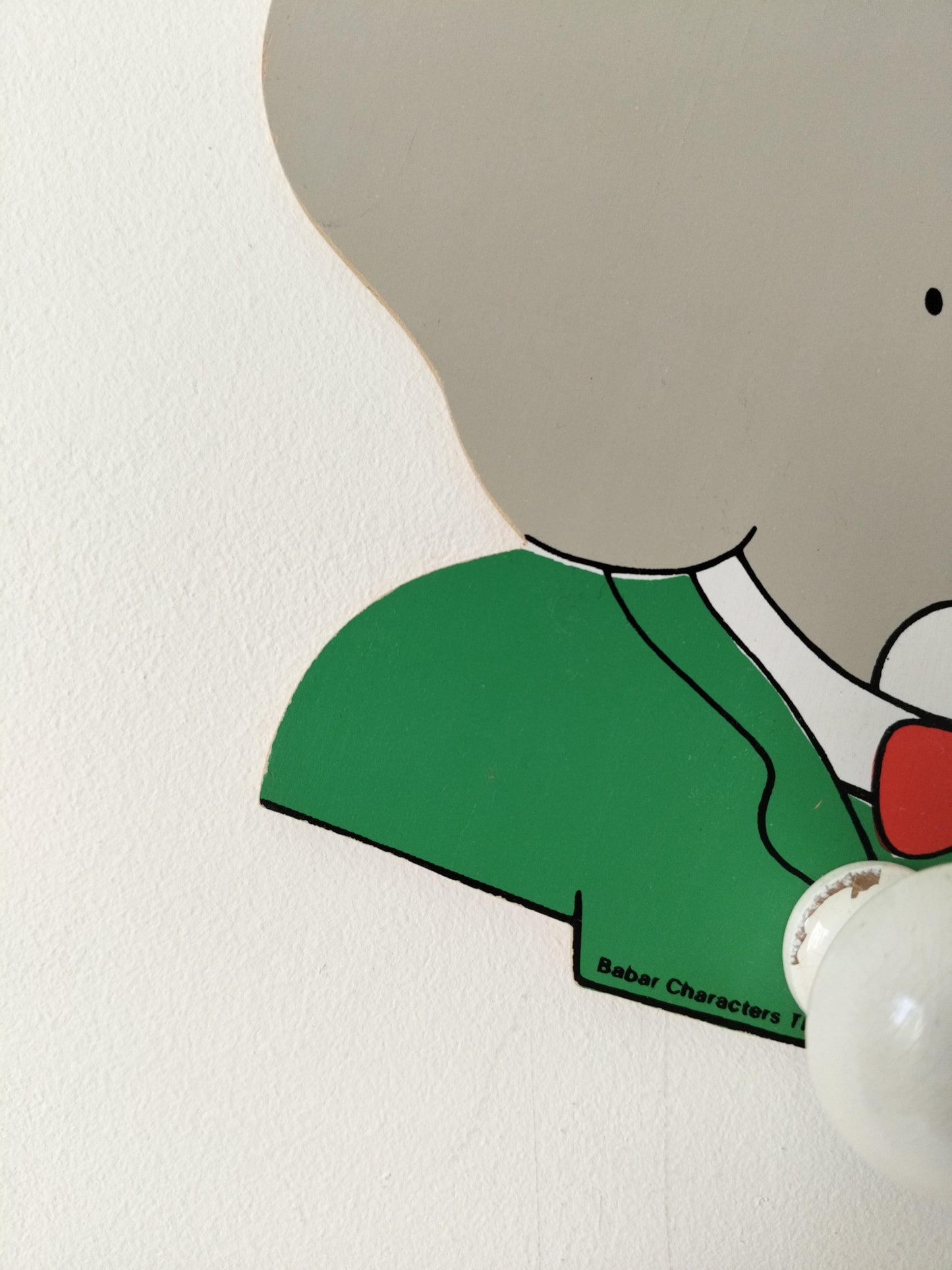 Porte-manteau/ patère murale Babar en bois par L. de Brunhoff 1989 - cetaitmieuxavant