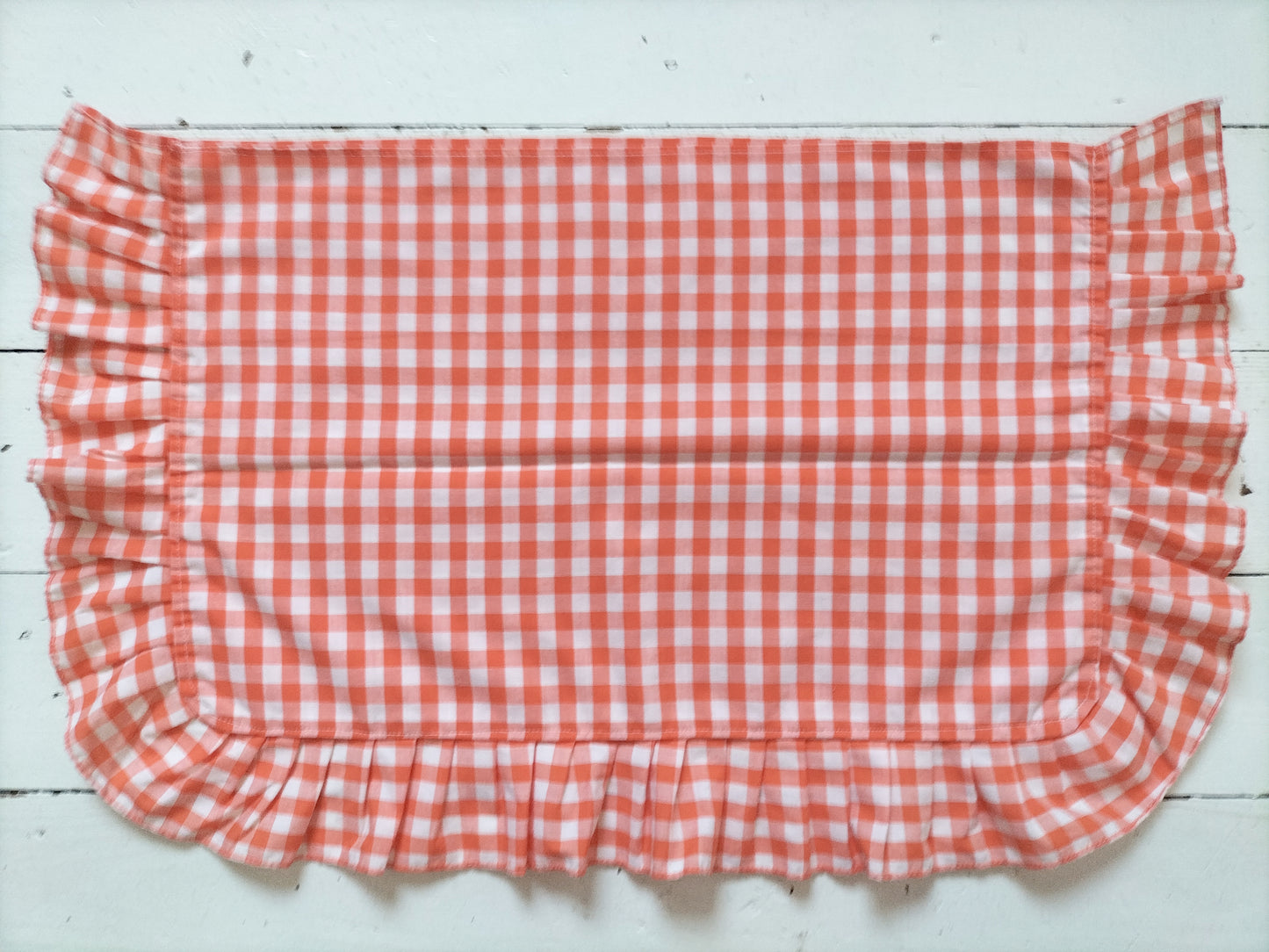 Taie petit oreiller/coussin vichy orange à volant - cetaitmieuxavant