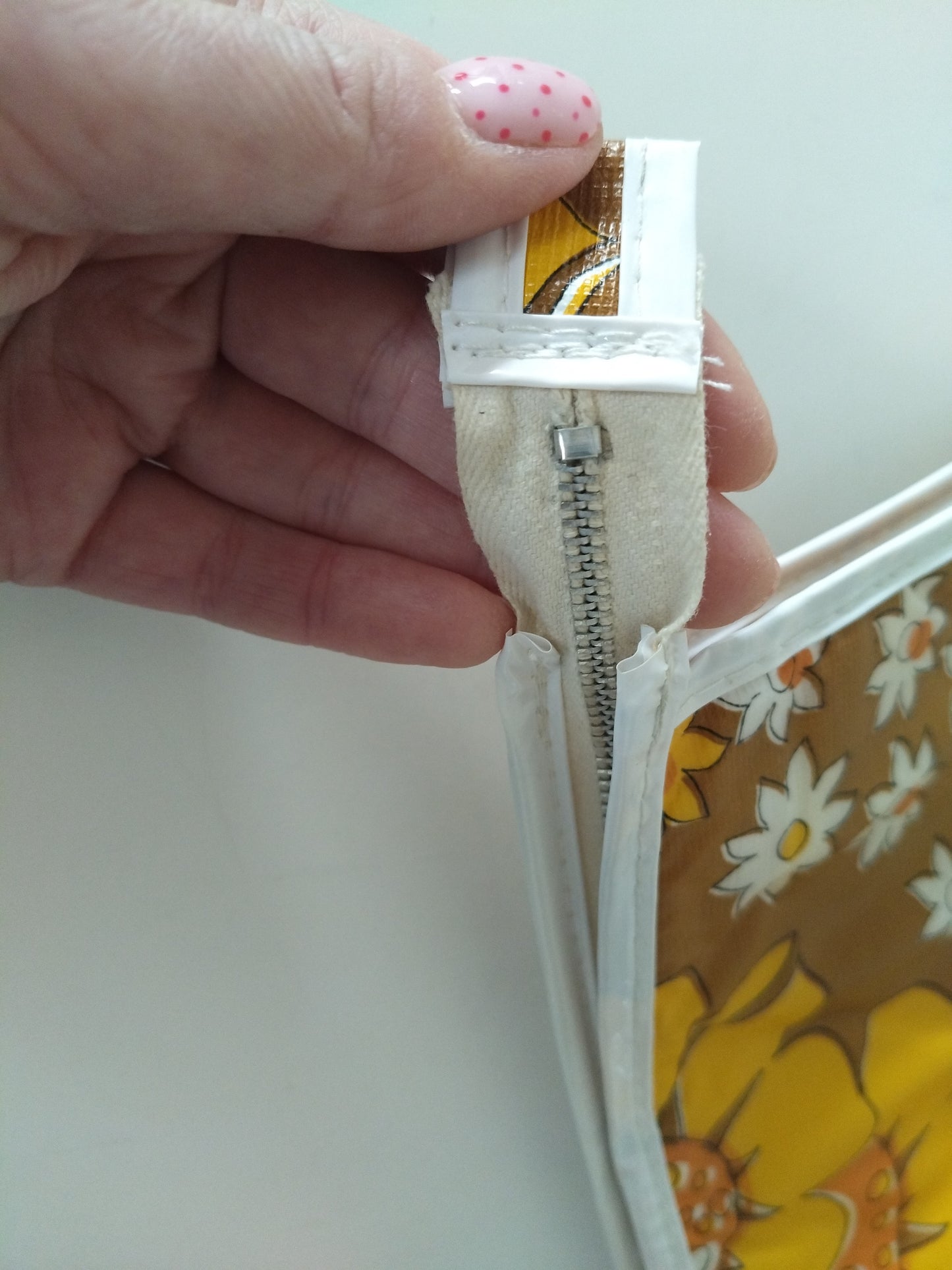 Trousse de toilette plastifiée flower power