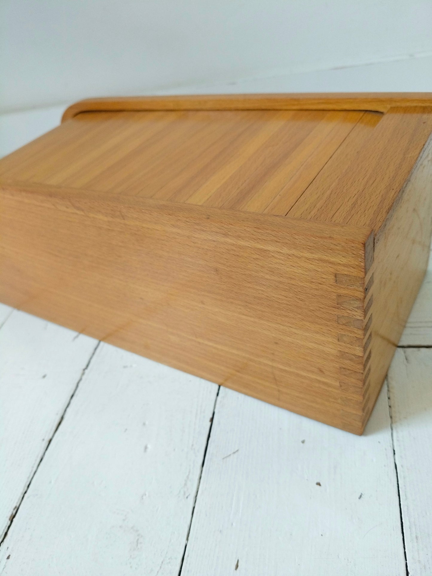 Ancienne boîte à fiches à volet en bois