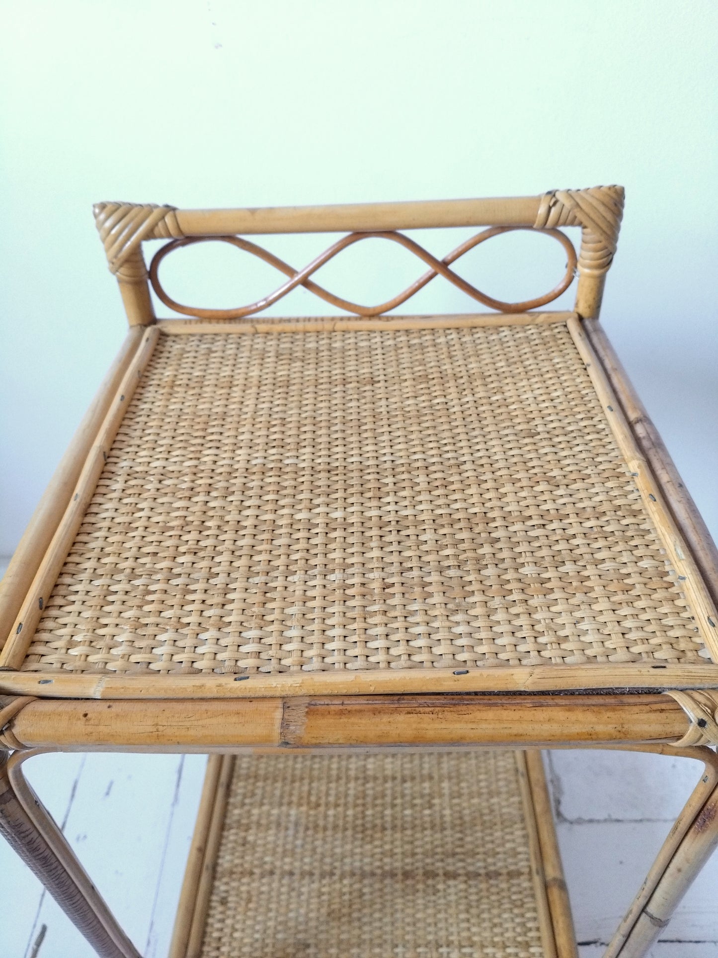Étagère/ chevet vintage osier et rotin