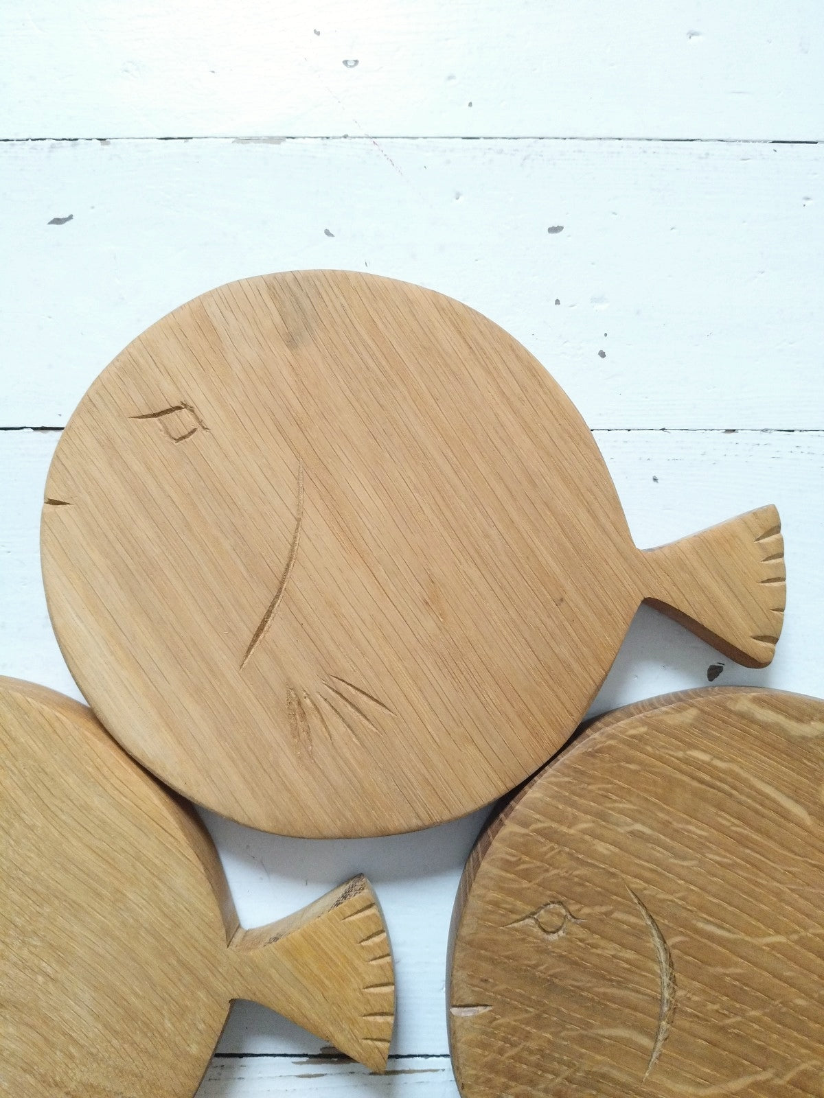 Ensemble de 4 planches/ dessous de plats poisson en bois massif + leur support mural
