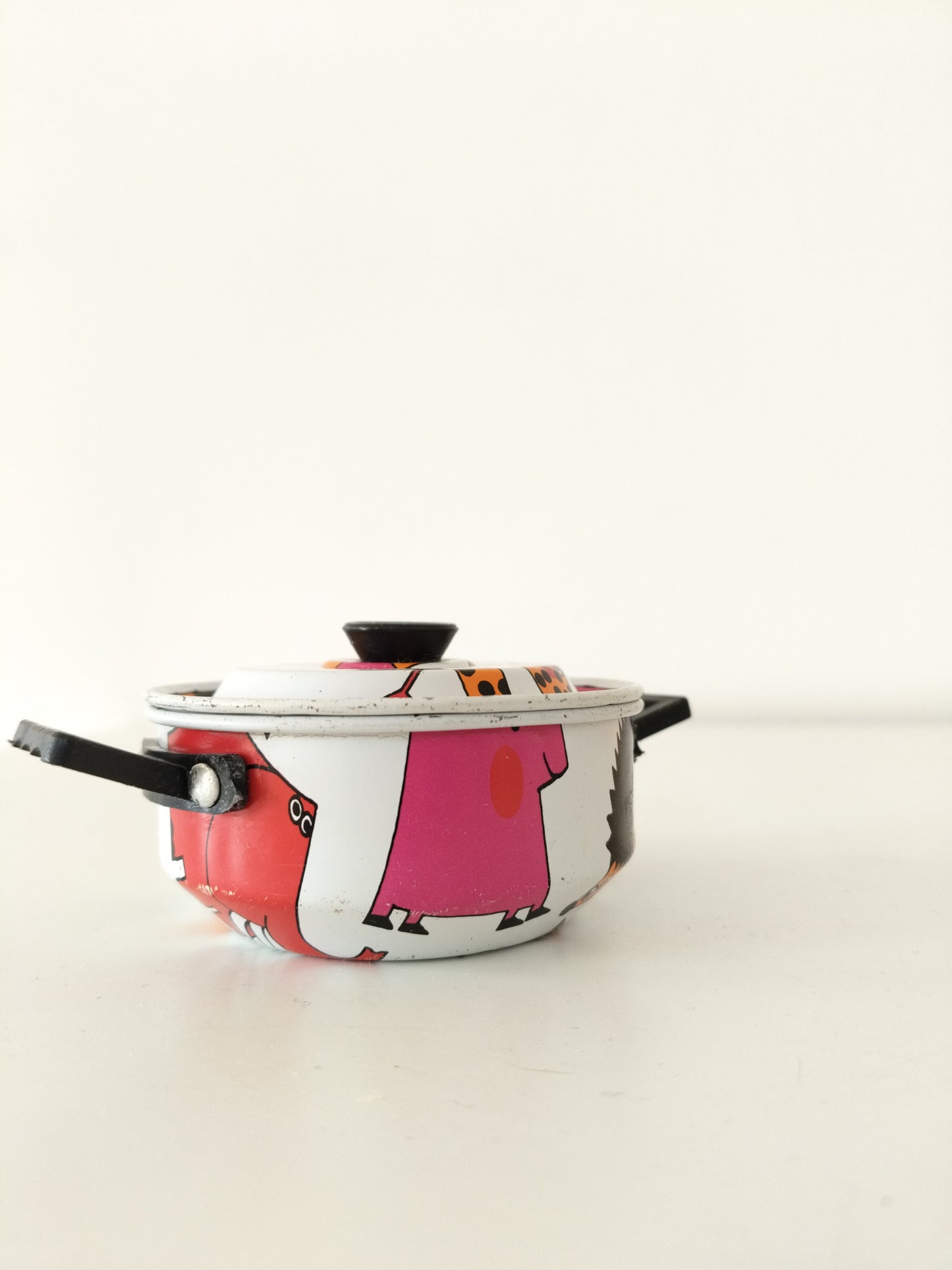 3 éléments de dinette/ casseroles en tôle