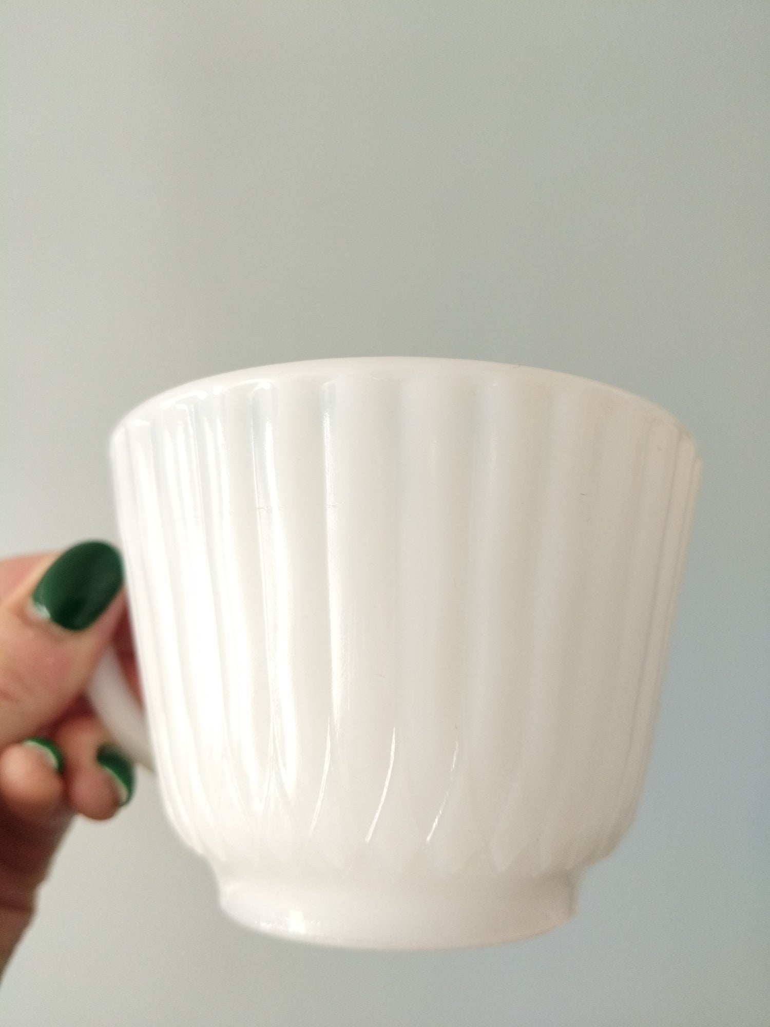 Ensemble de 2 tasses et 2 soucoupes en verre opalin Petalware Macbeth-Evans USA - cetaitmieuxavant