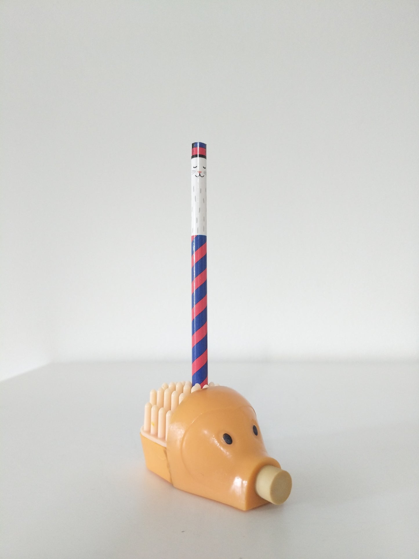 Hérisson miniature taille-crayon, porte-crayon et gomme 80's couleur au choix